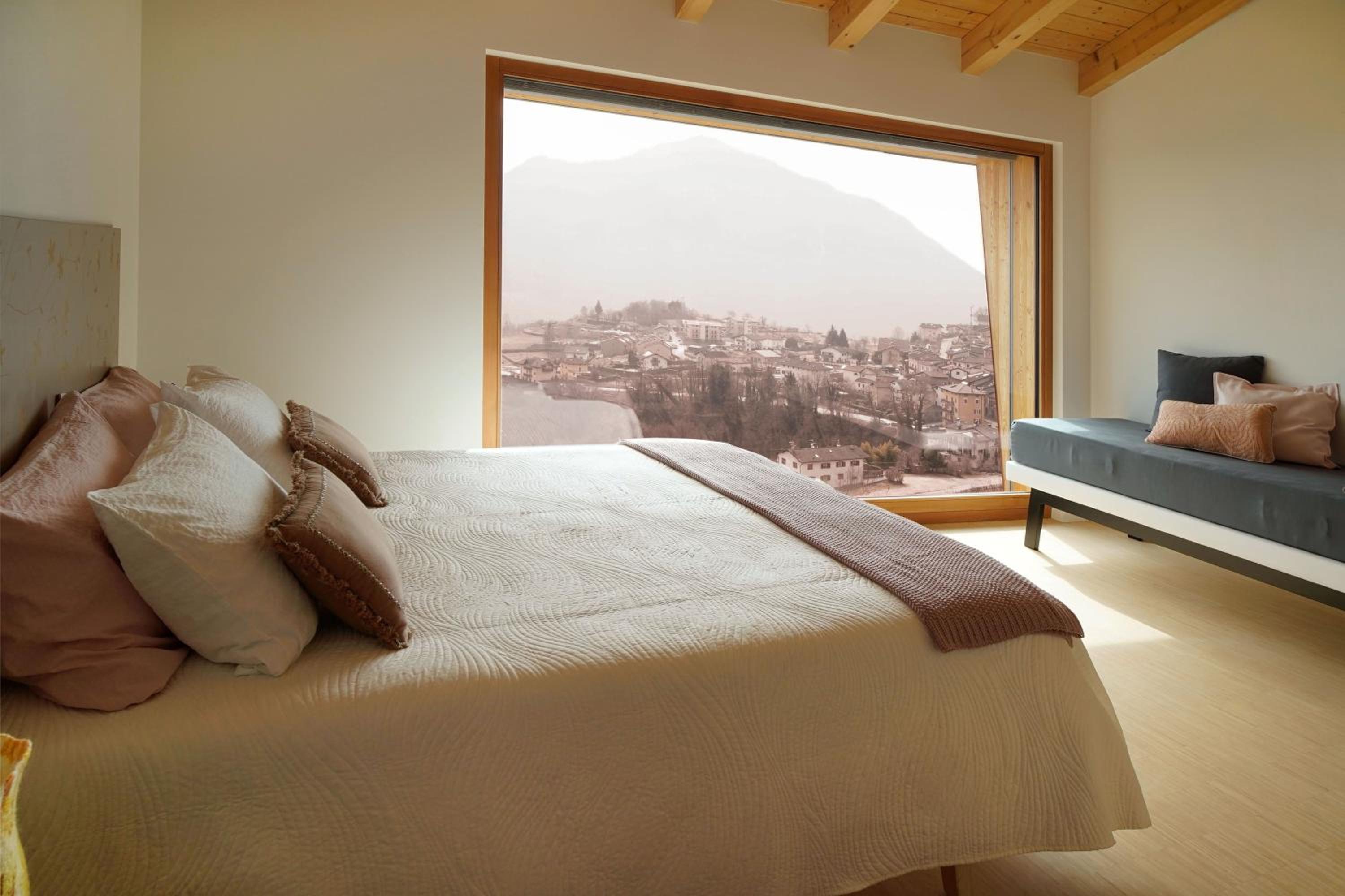 Double Room with Mountain View - Photo 10