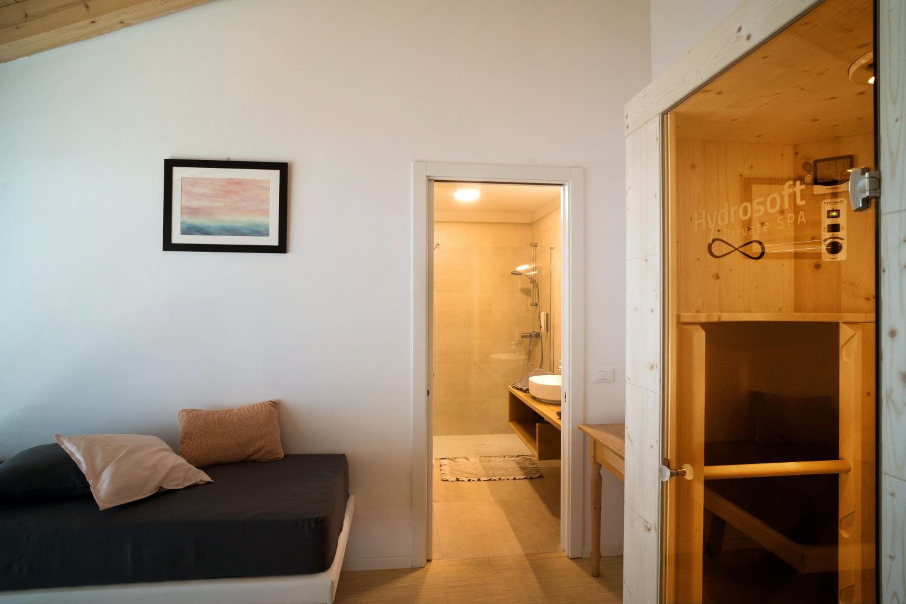 Double Room with Mountain View - Photo 2