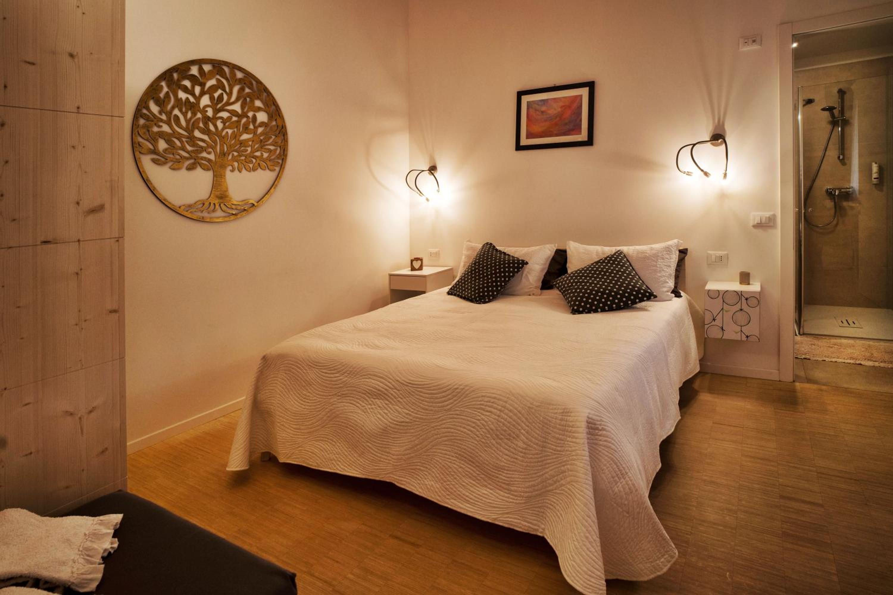 Double Room - Photo 9