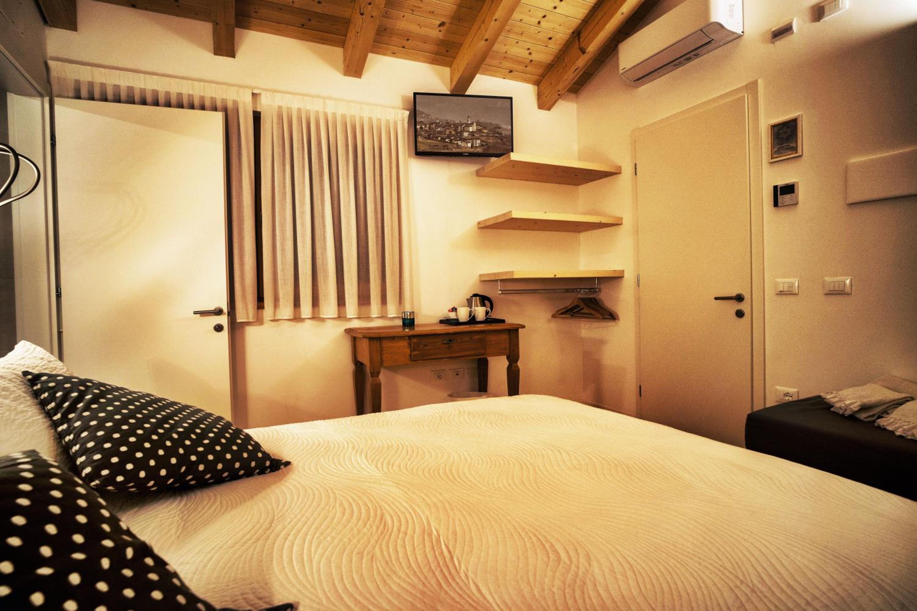 Double Room - Photo 3