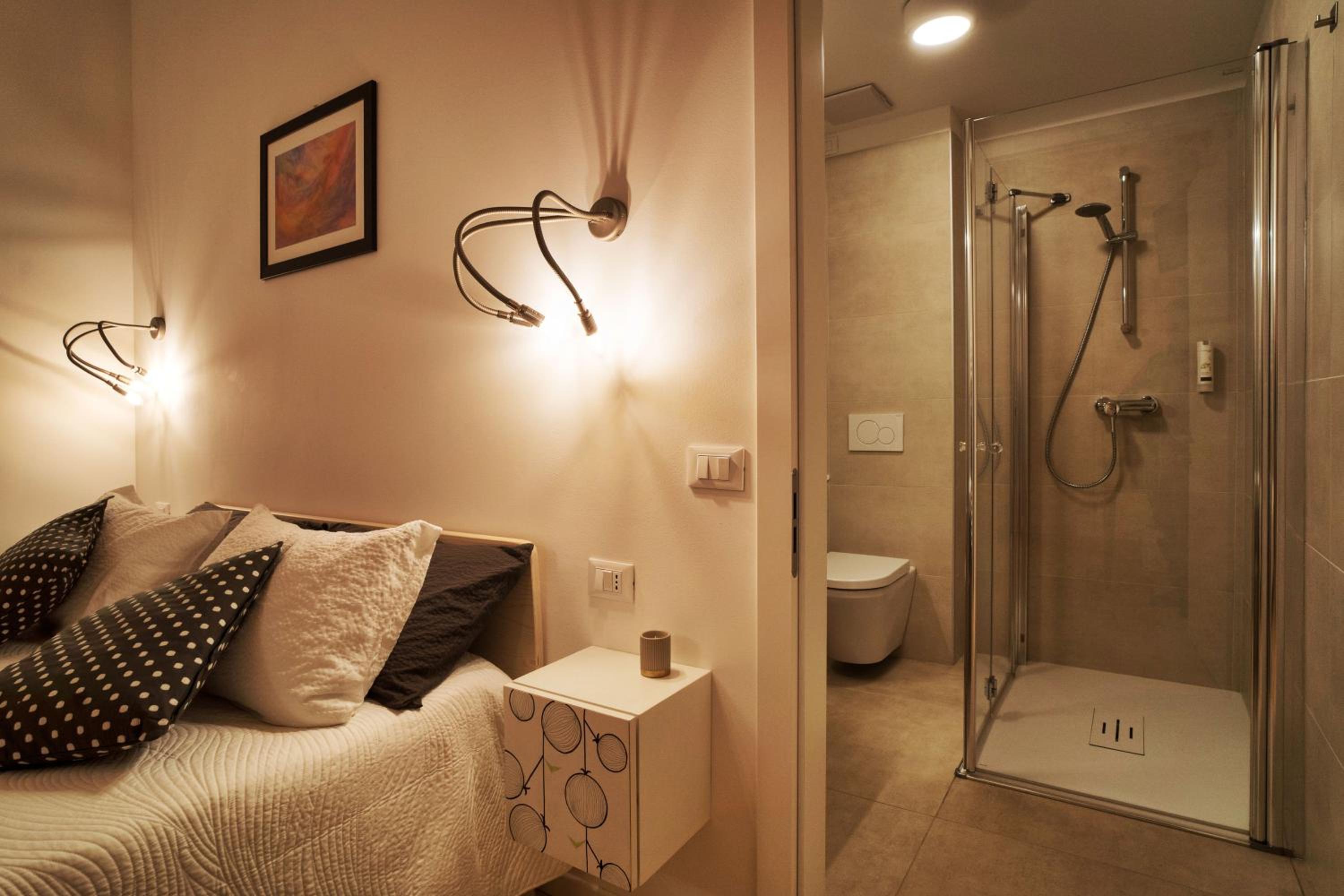 Standard Double Room - Photo 4