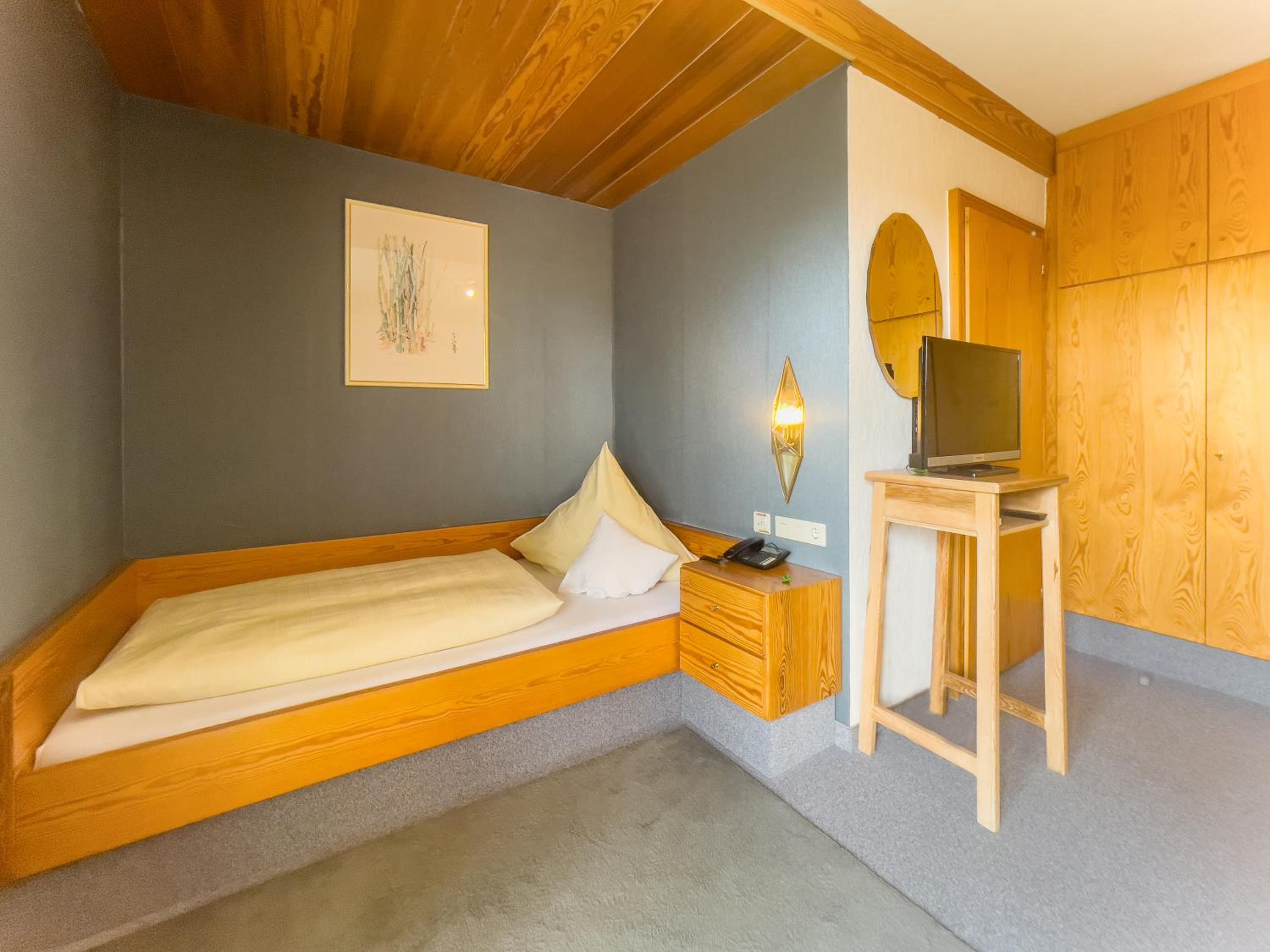 Single Room with Balcony photo 3