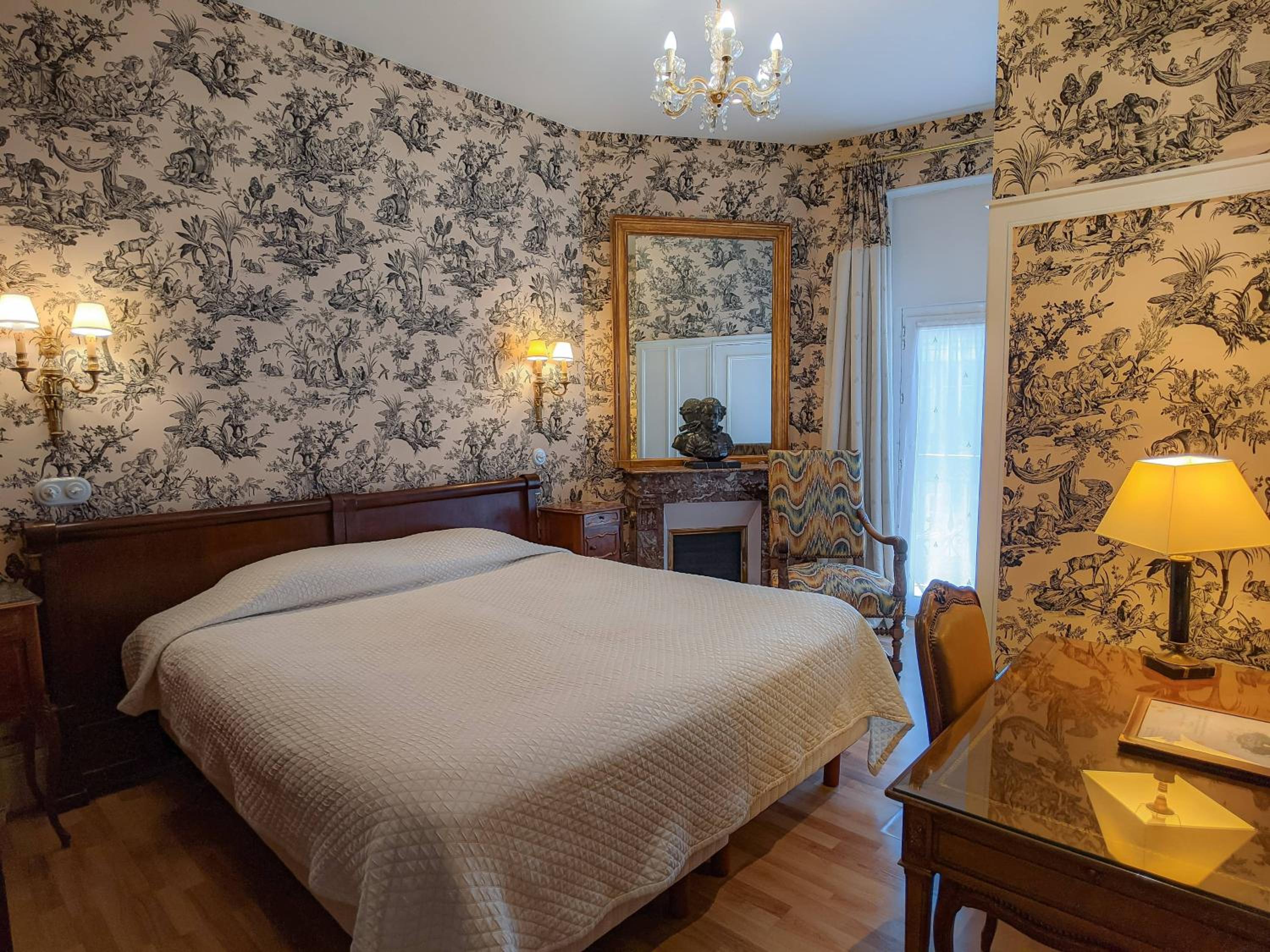 Small Single Room photo 2