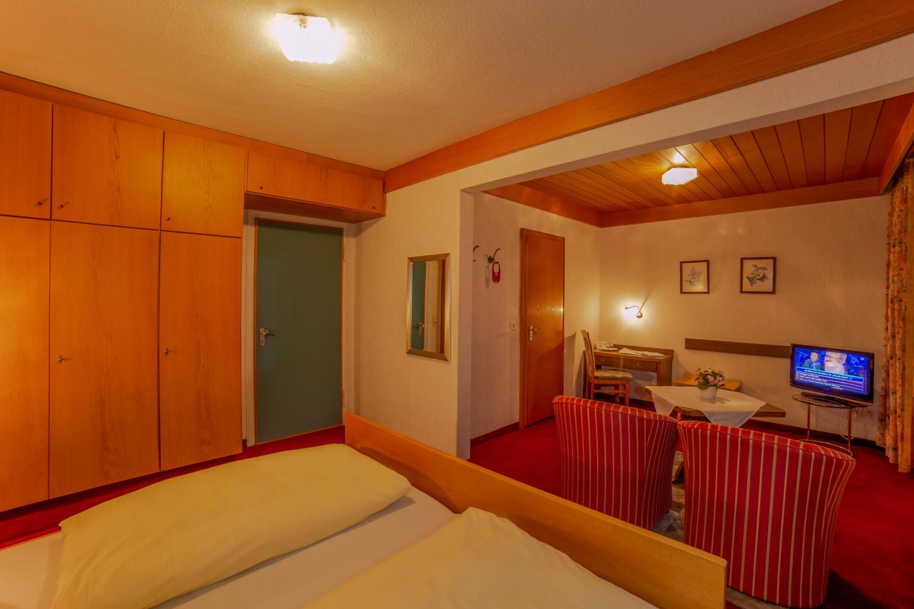 Double Room with Balcony photo 2