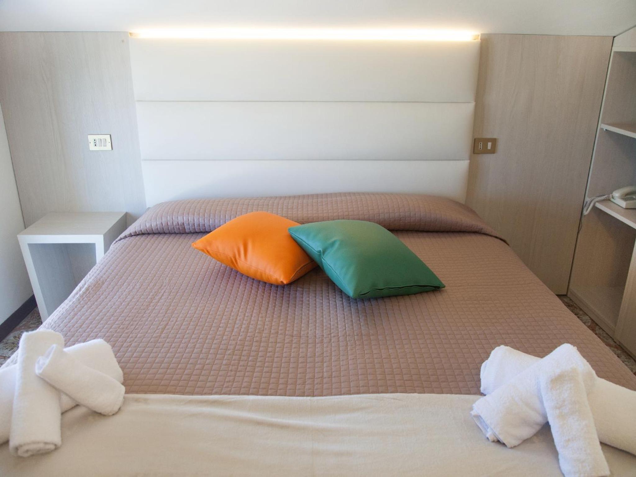 Double or Twin Room - Photo 7