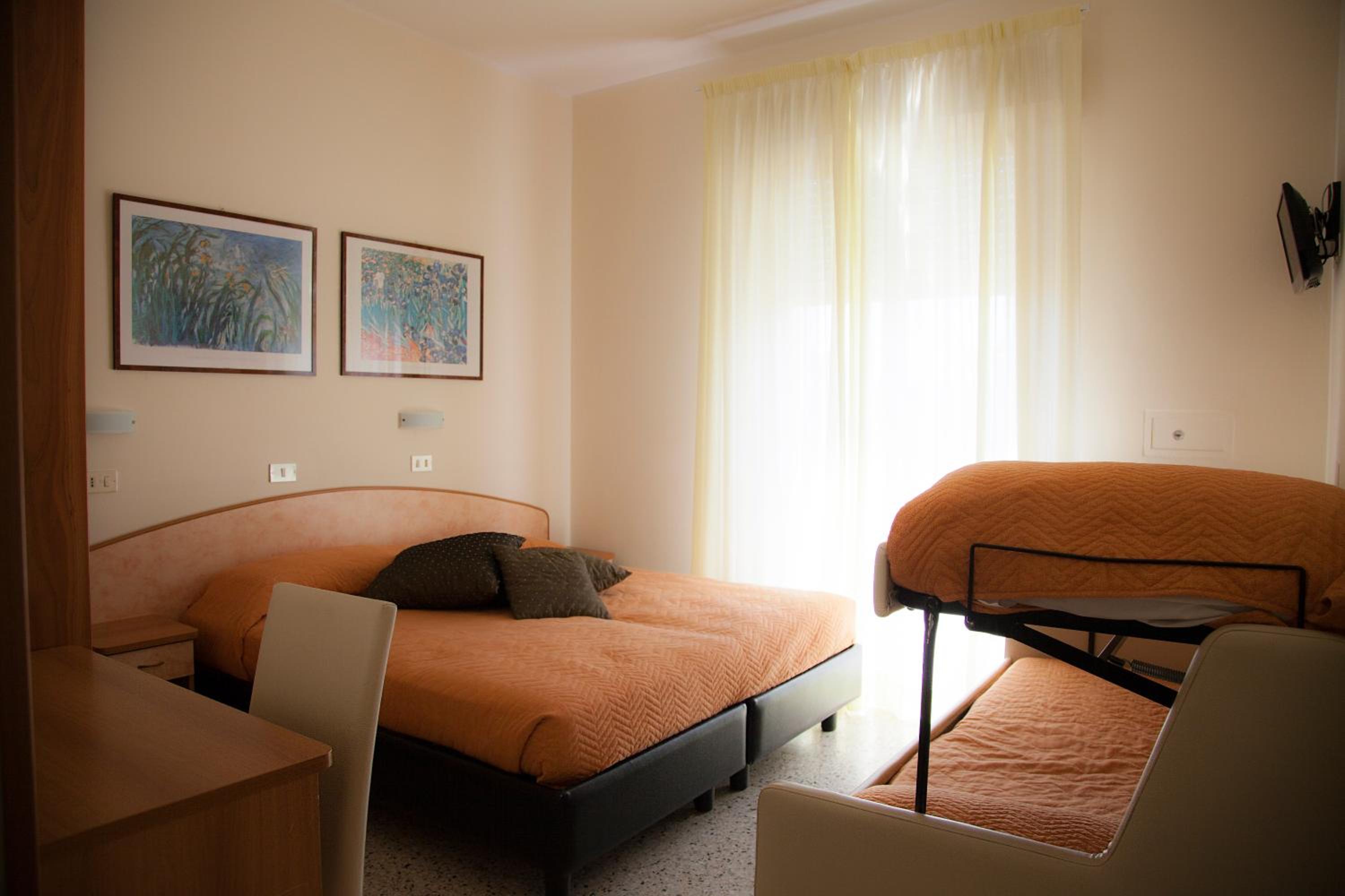 Standard Quadruple Room - Photo 2