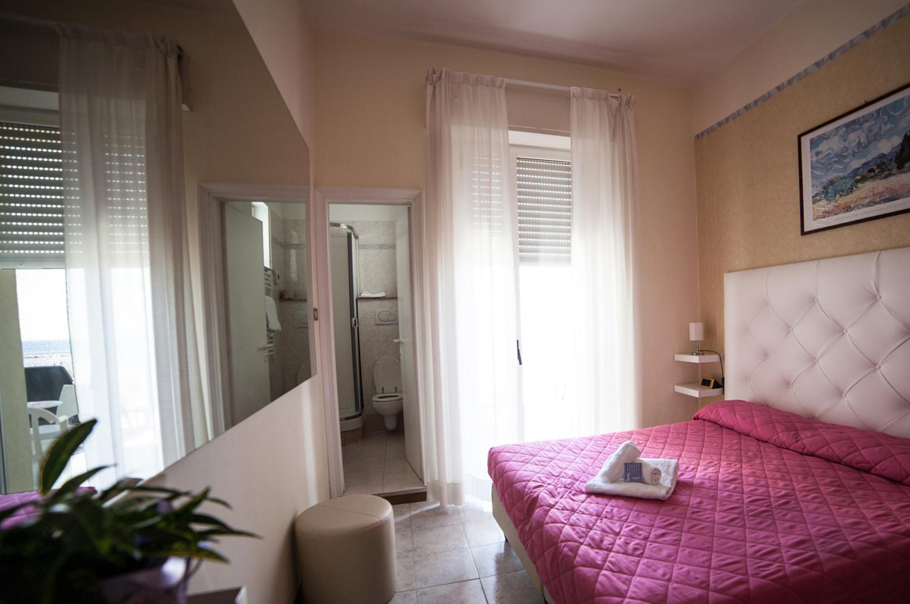 Double or Twin Room - Photo 1