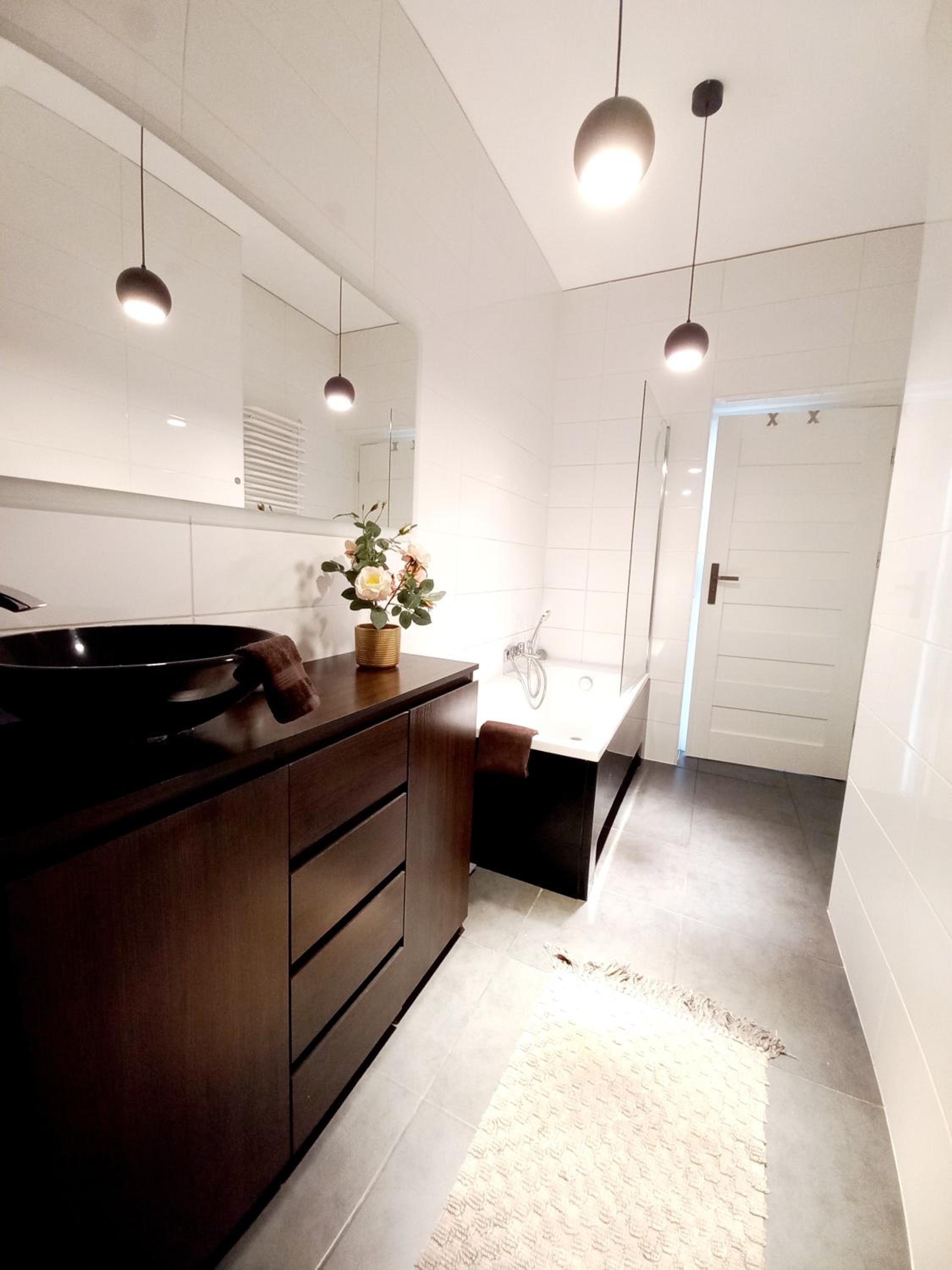 One-Bedroom Apartment - Photo 7