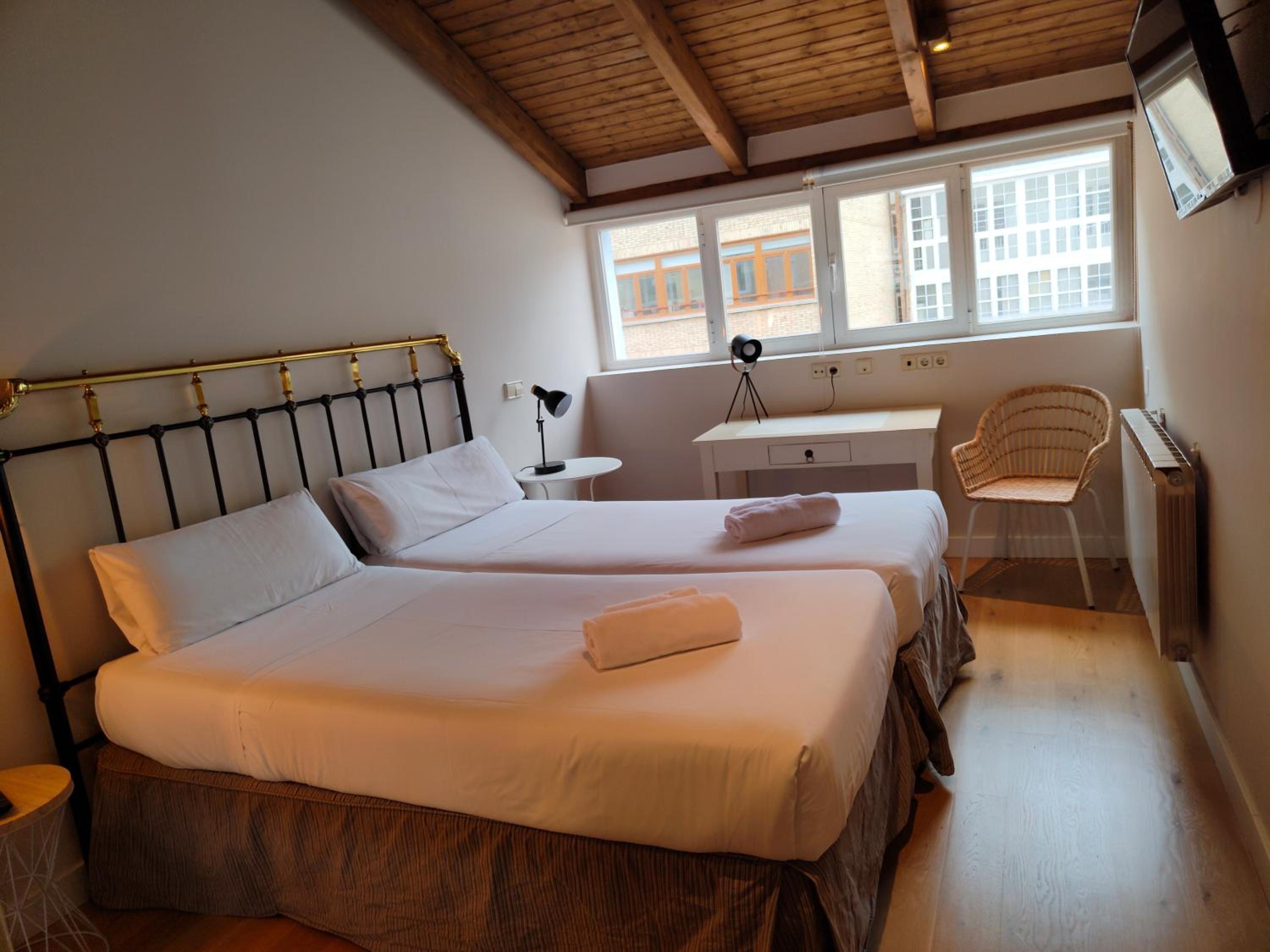 Double or Twin Room - Photo 24