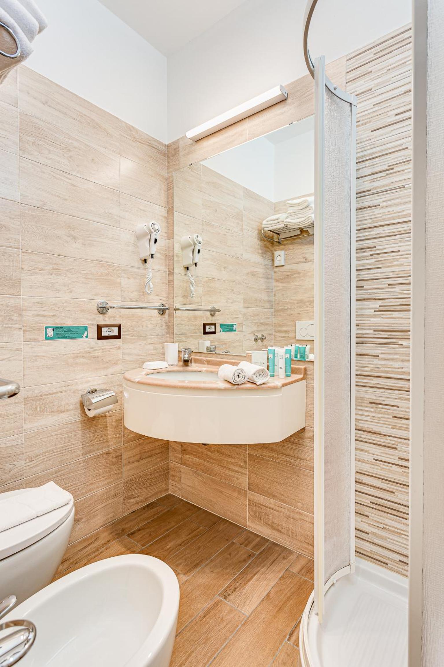 Junior Suite with Balcony photo 3
