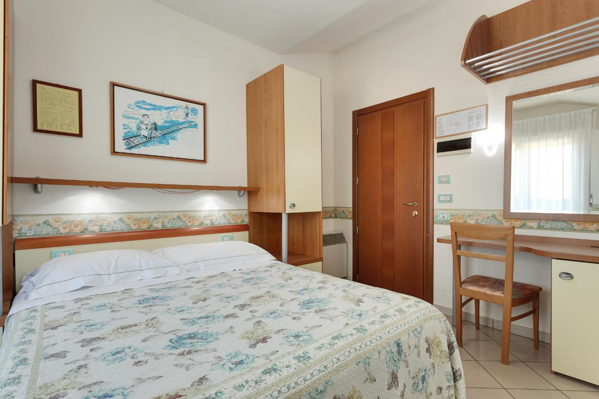 Junior Suite with Balcony photo 2