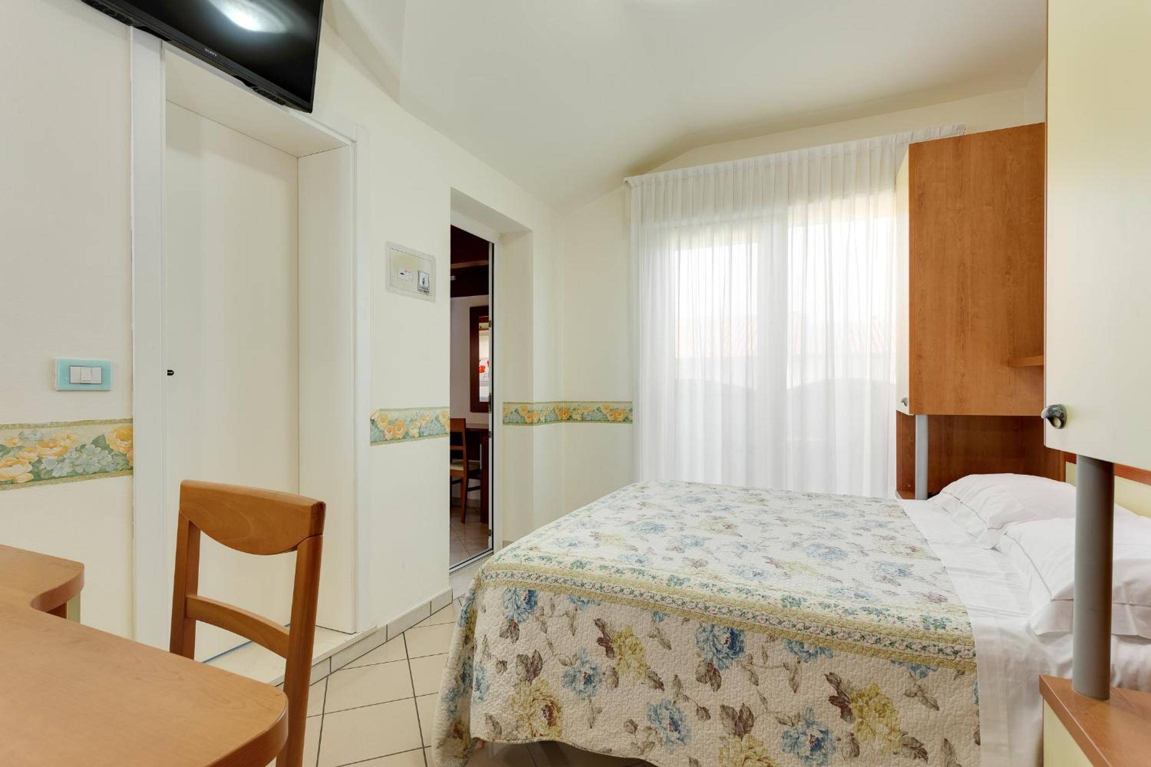 Junior Suite with Balcony photo 1