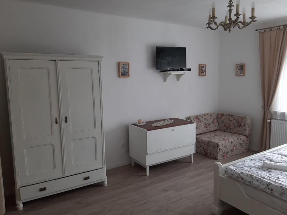 Superior Family Room - Photo 31