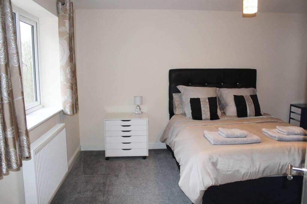Four-Bedroom House photo 1