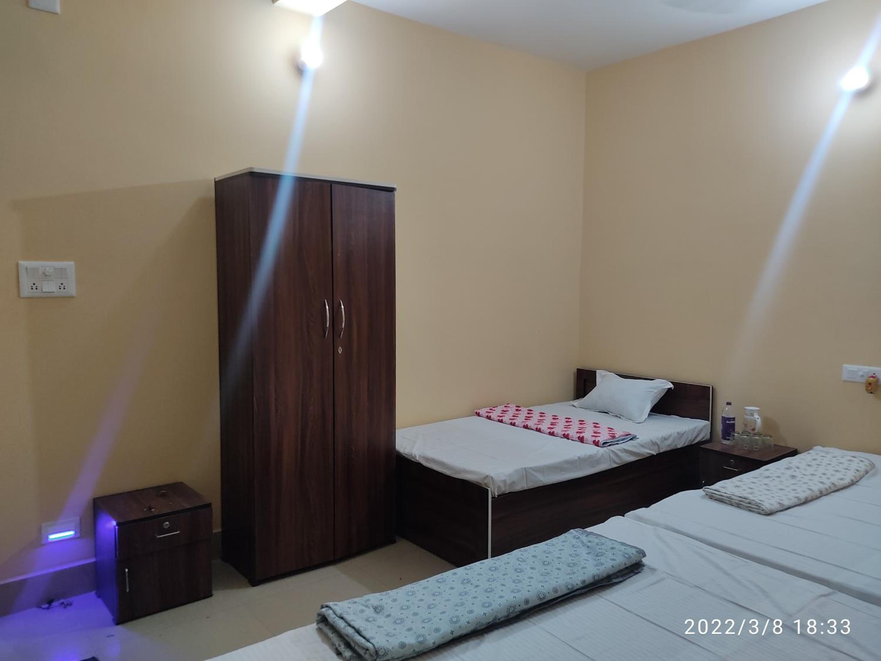 Family Room - Photo 11
