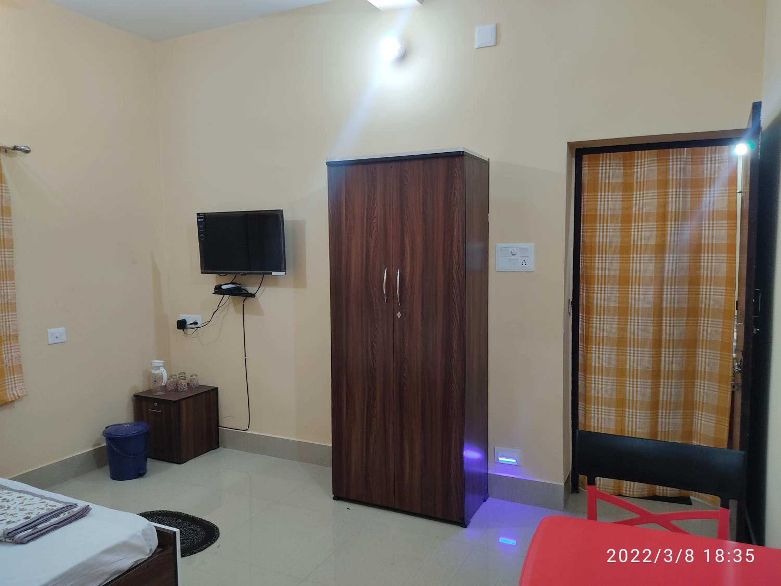 Family Room - Photo 1