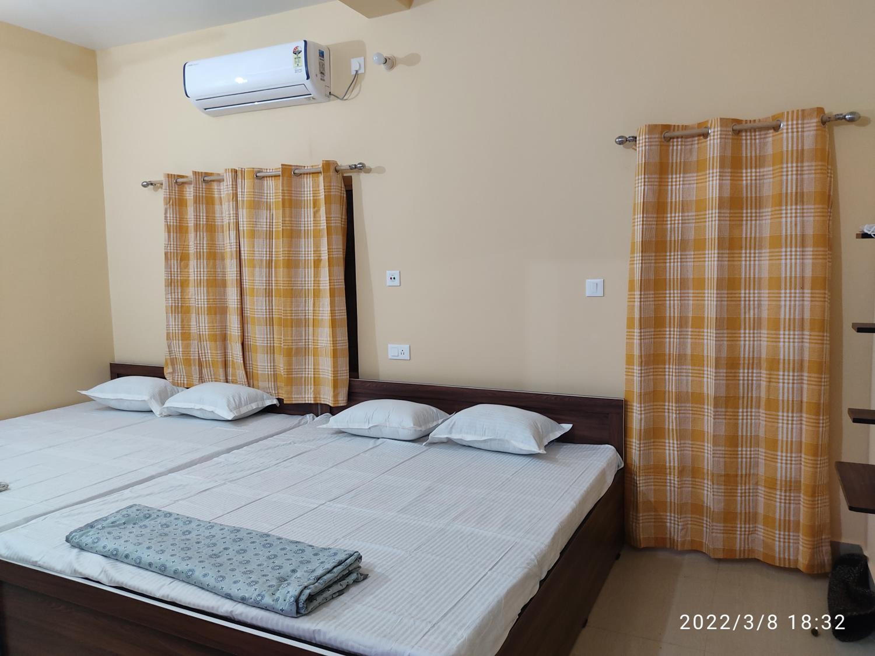 Family Room - Photo 7