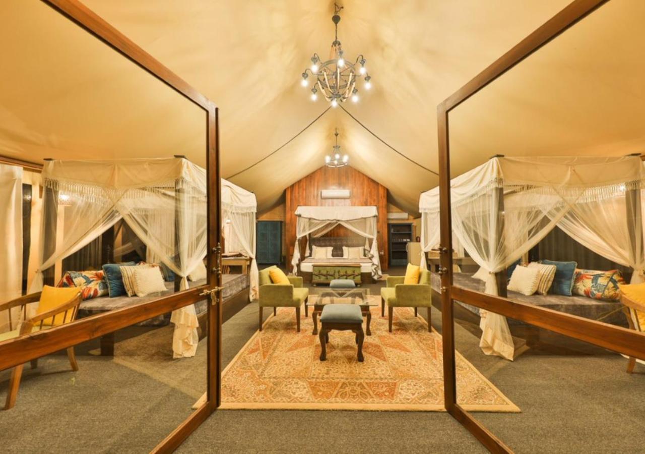 Super Luxury Tent with Private Pool and Treehouse (10% off on Wildlife Safaris)