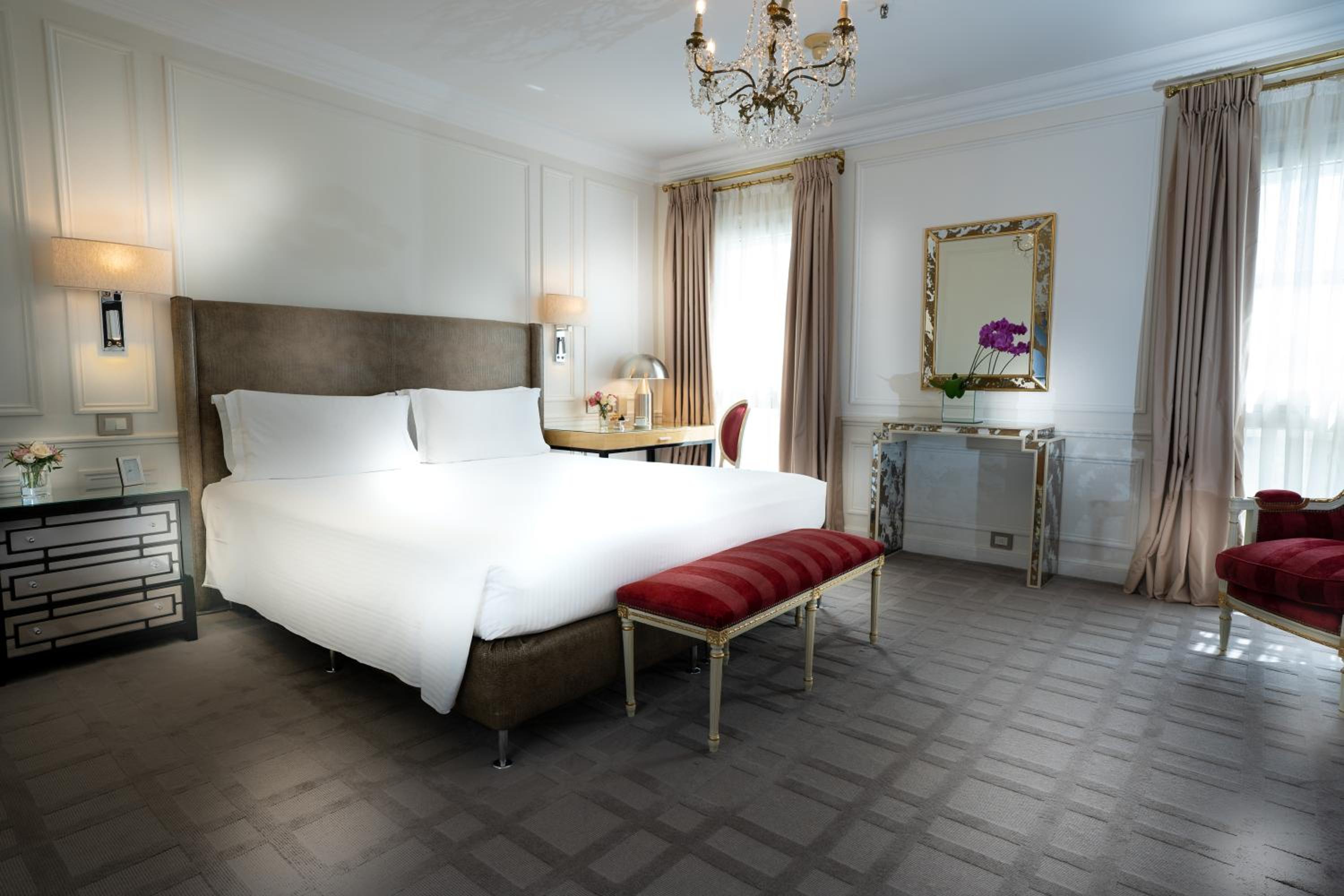 Premier Palace Double Room thumbnail 6