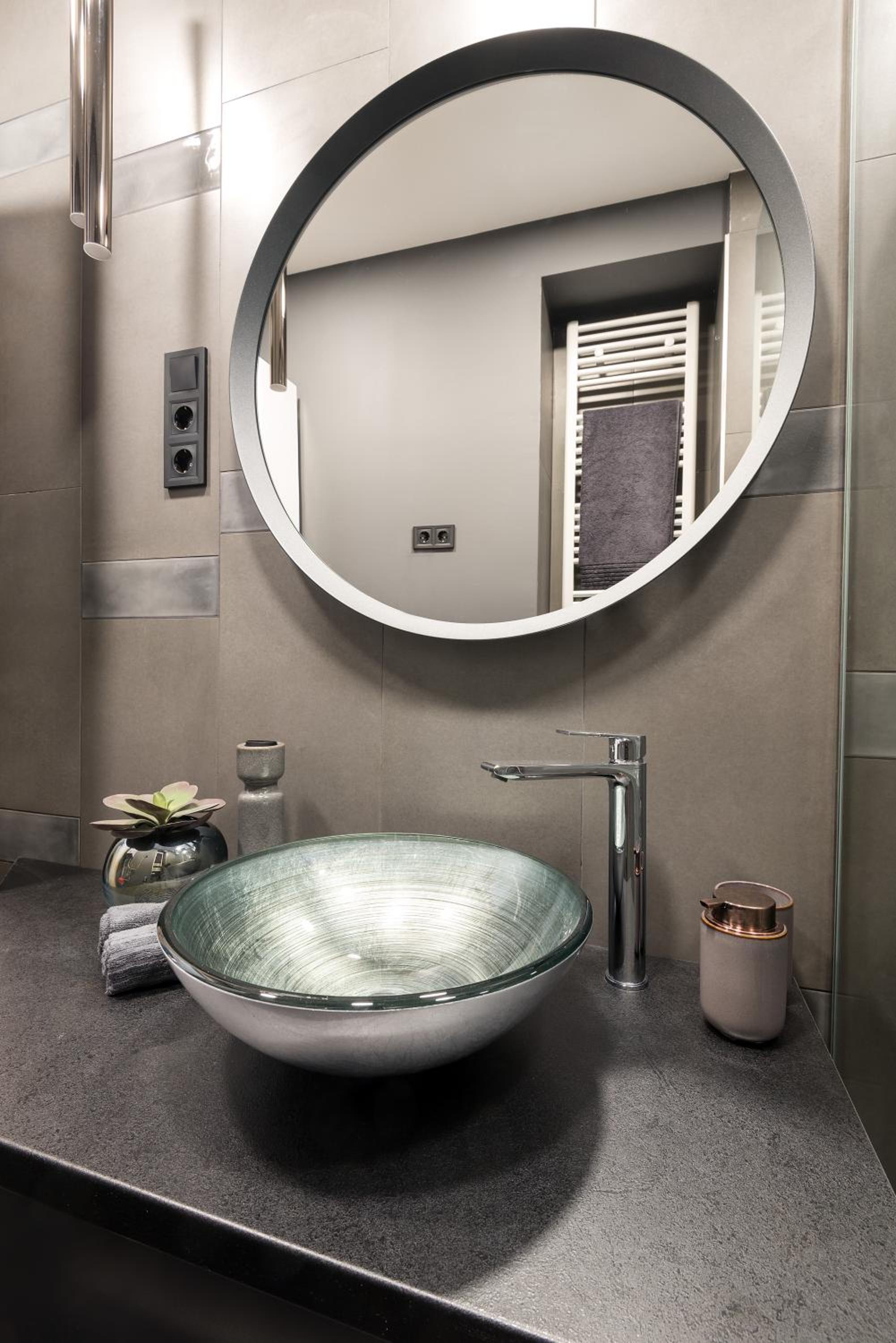 Three-Bedroom Apartment - Photo 3