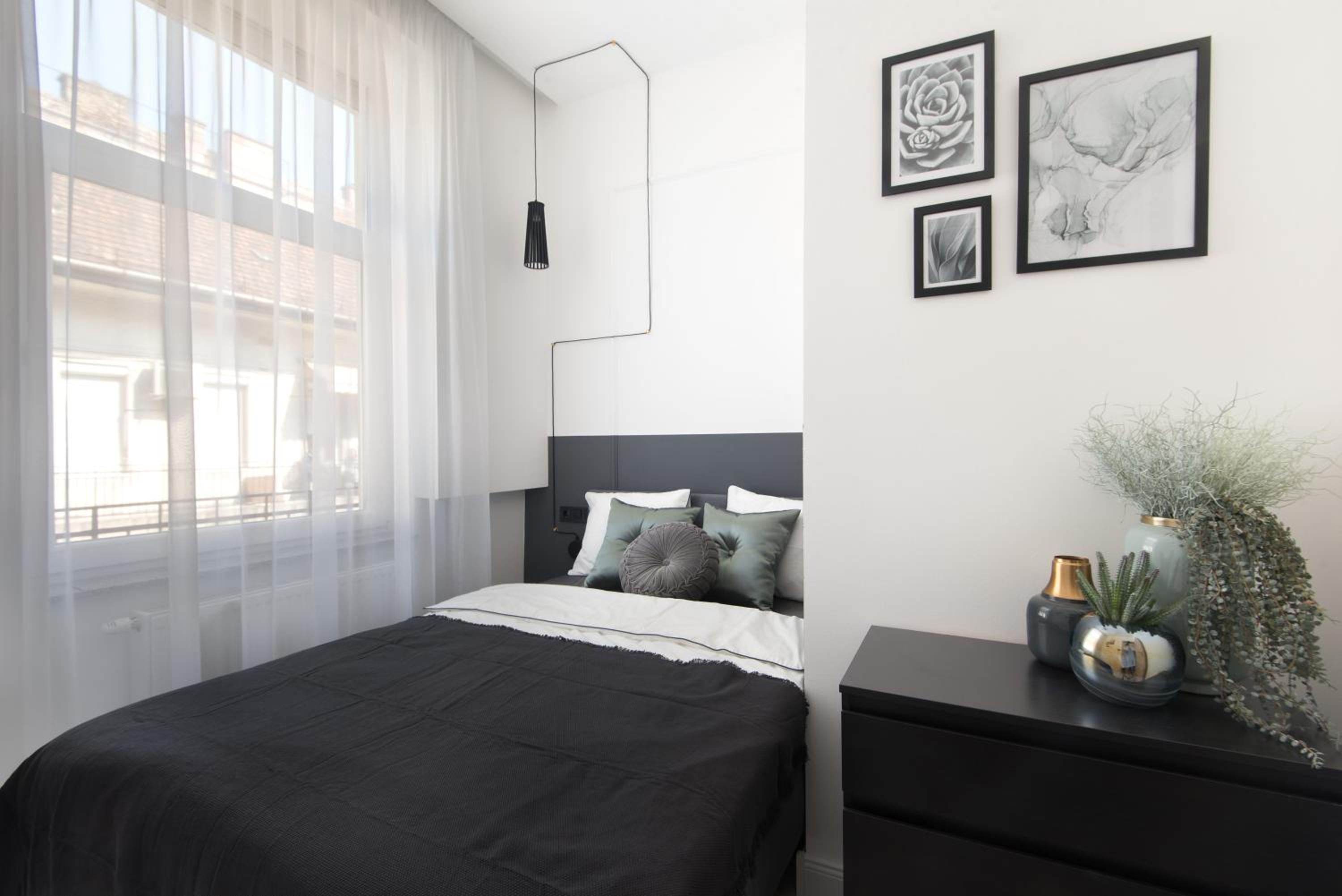 Three-Bedroom Apartment - Photo 4