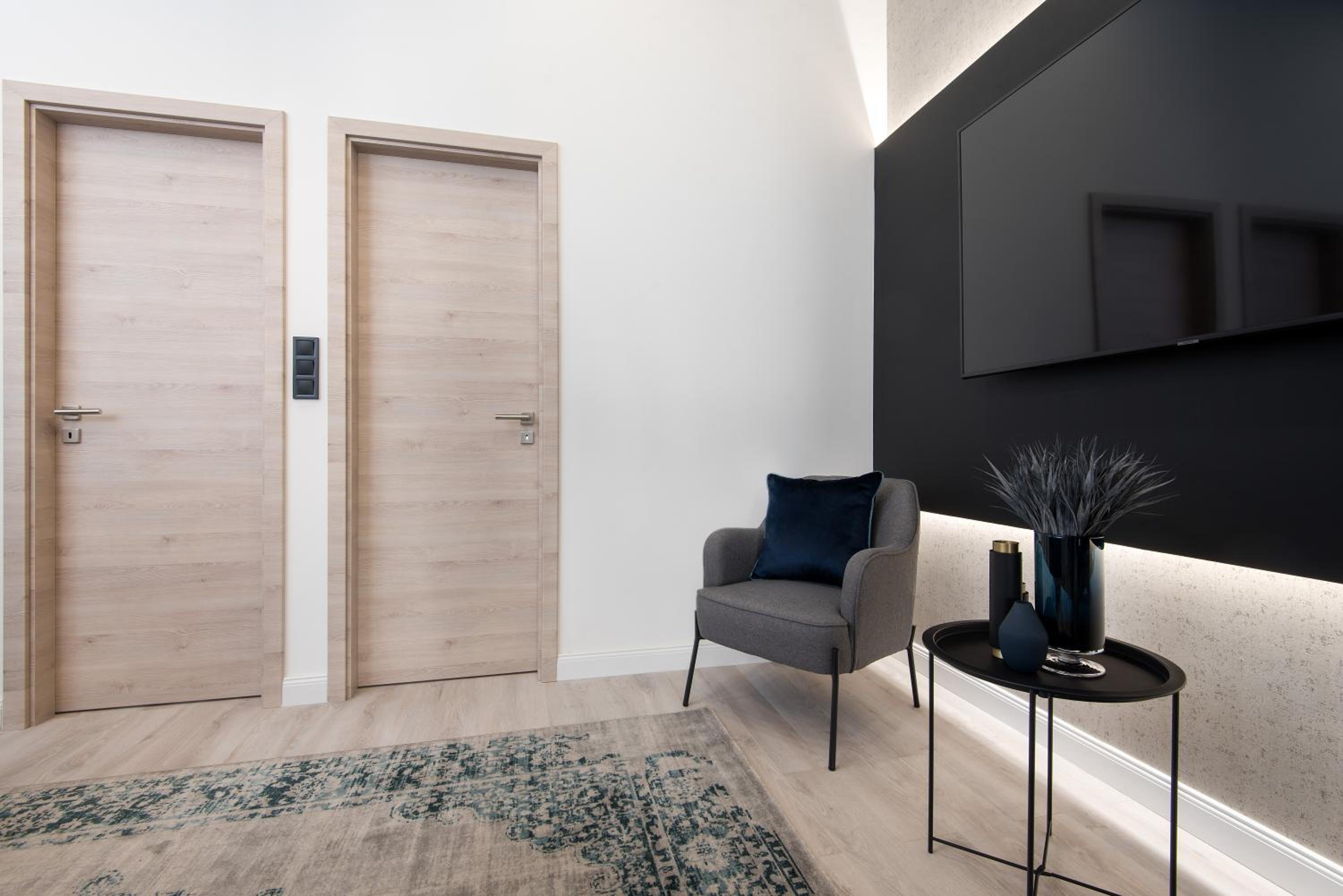 Three-Bedroom Apartment - Photo 6
