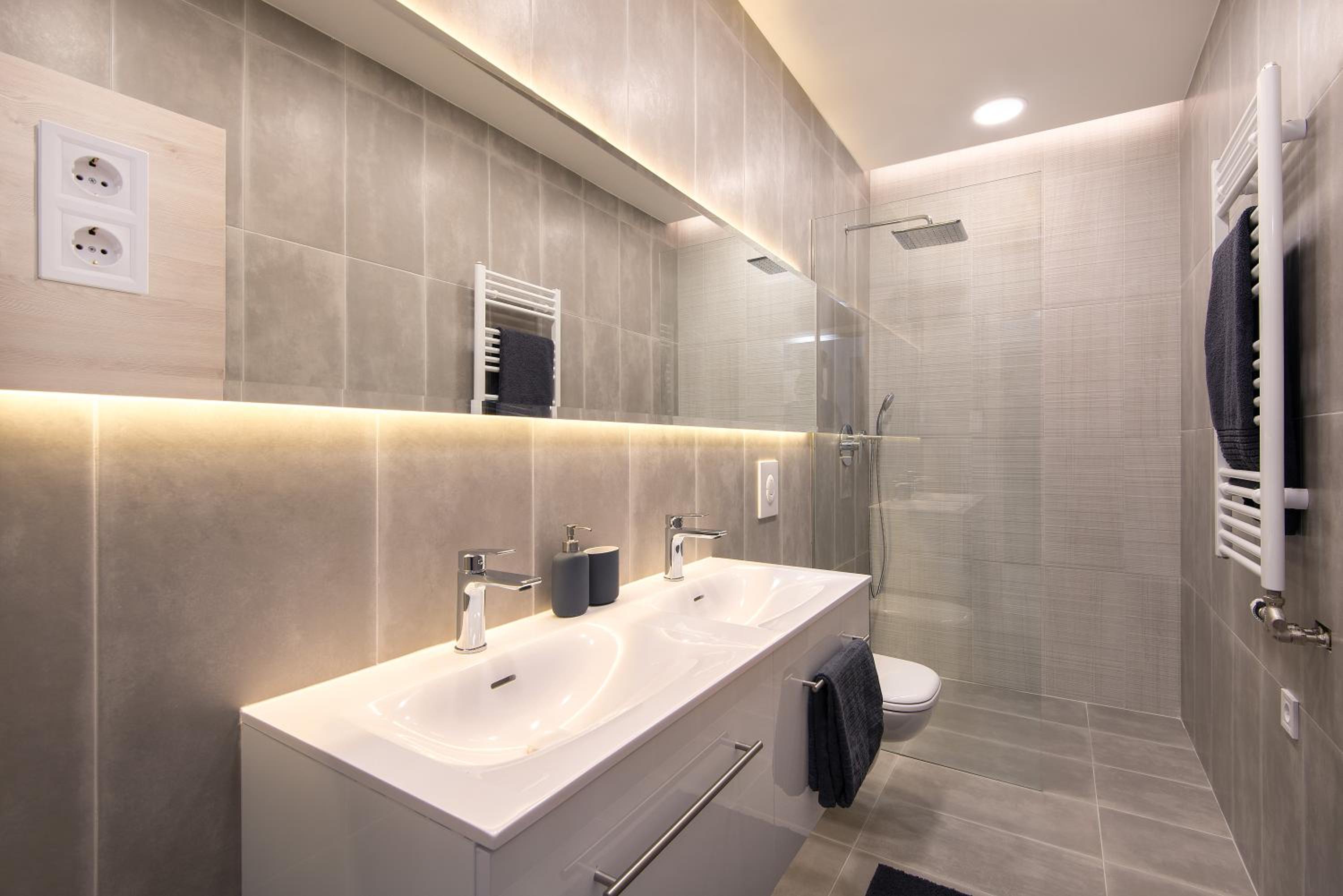 Three-Bedroom Apartment - Photo 18
