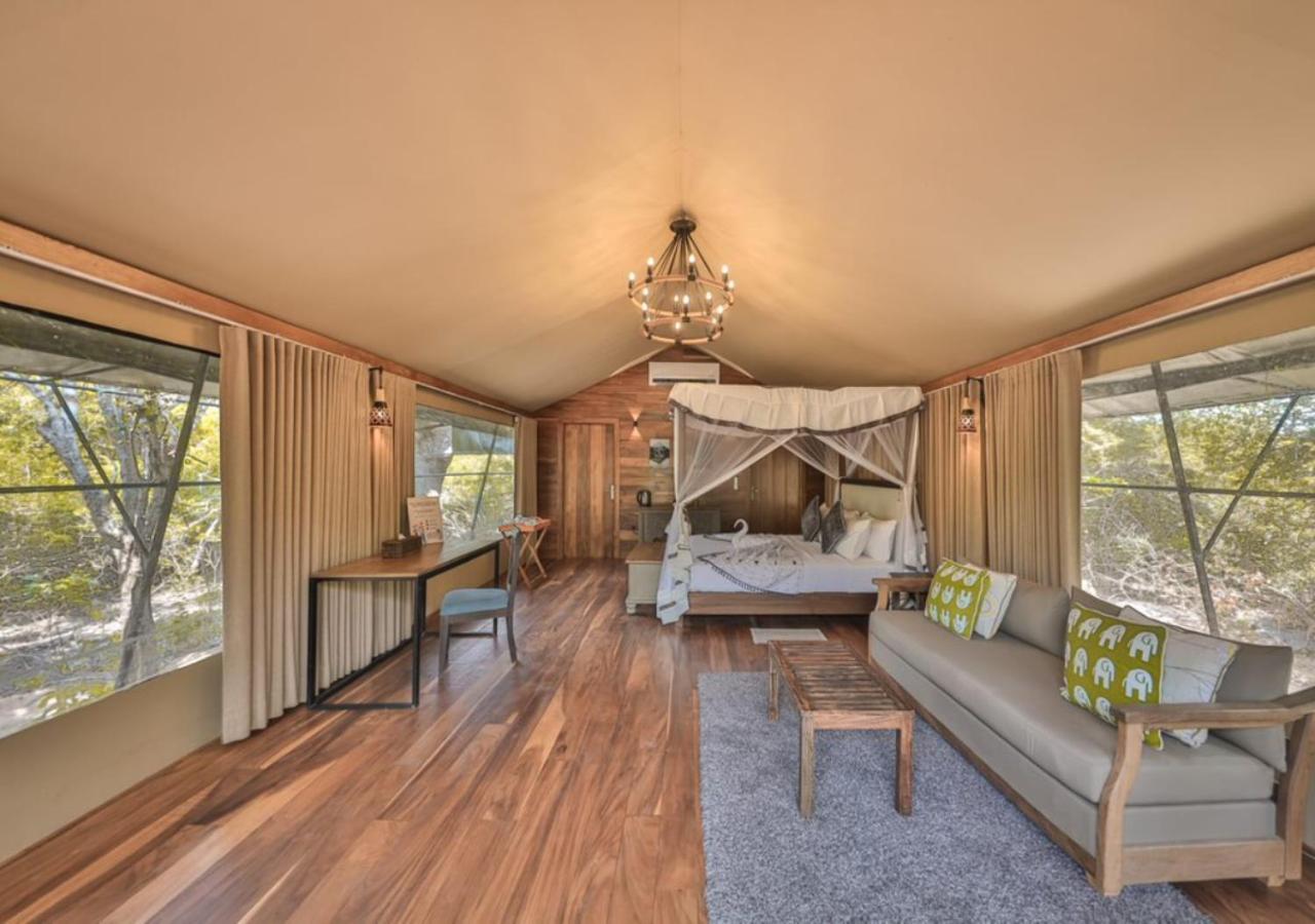 Luxury Eagle Tent with Private Pool (10% off on Wildlife Safaris) - Photo 11