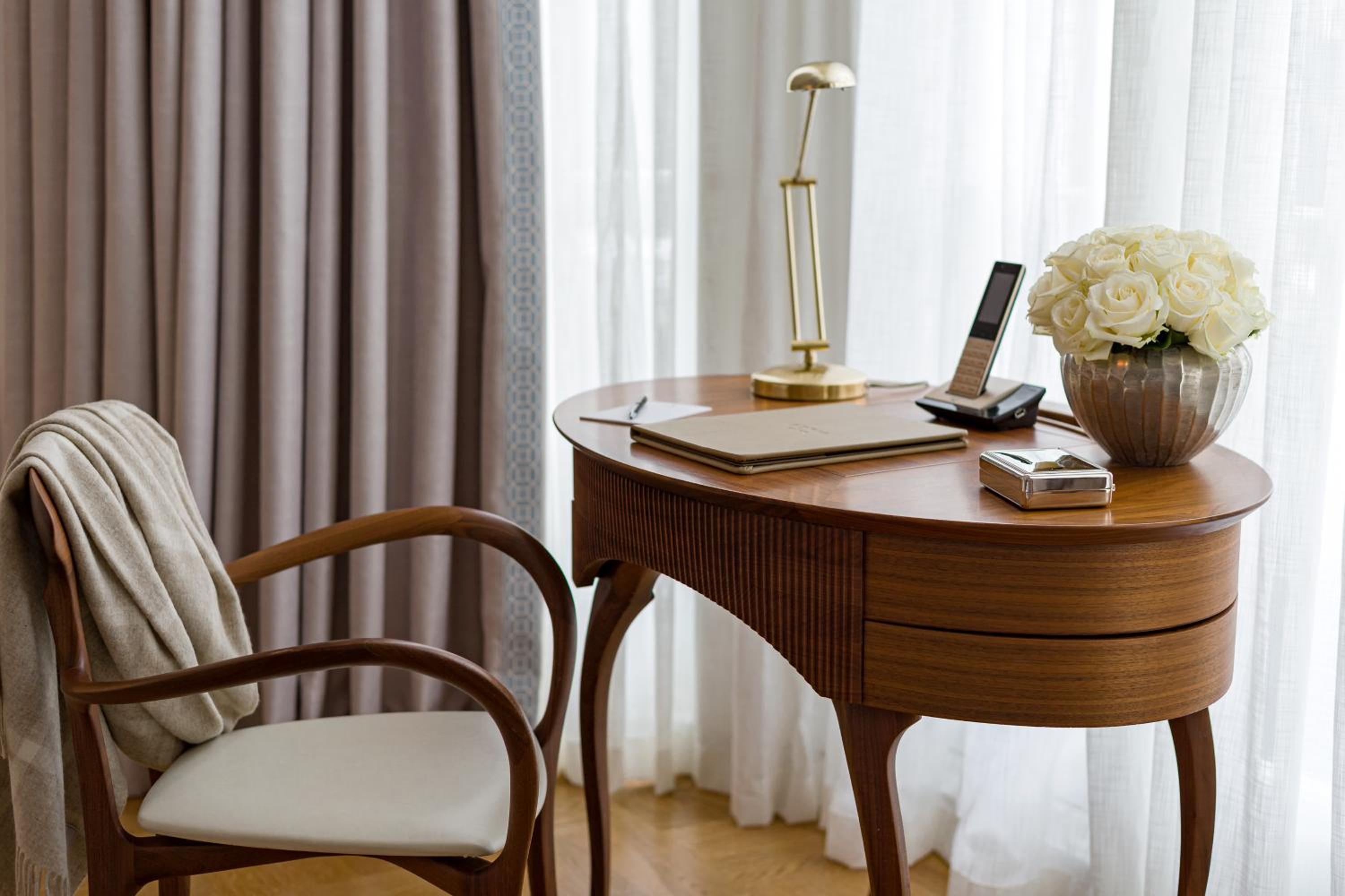 Deluxe King Room photo 3