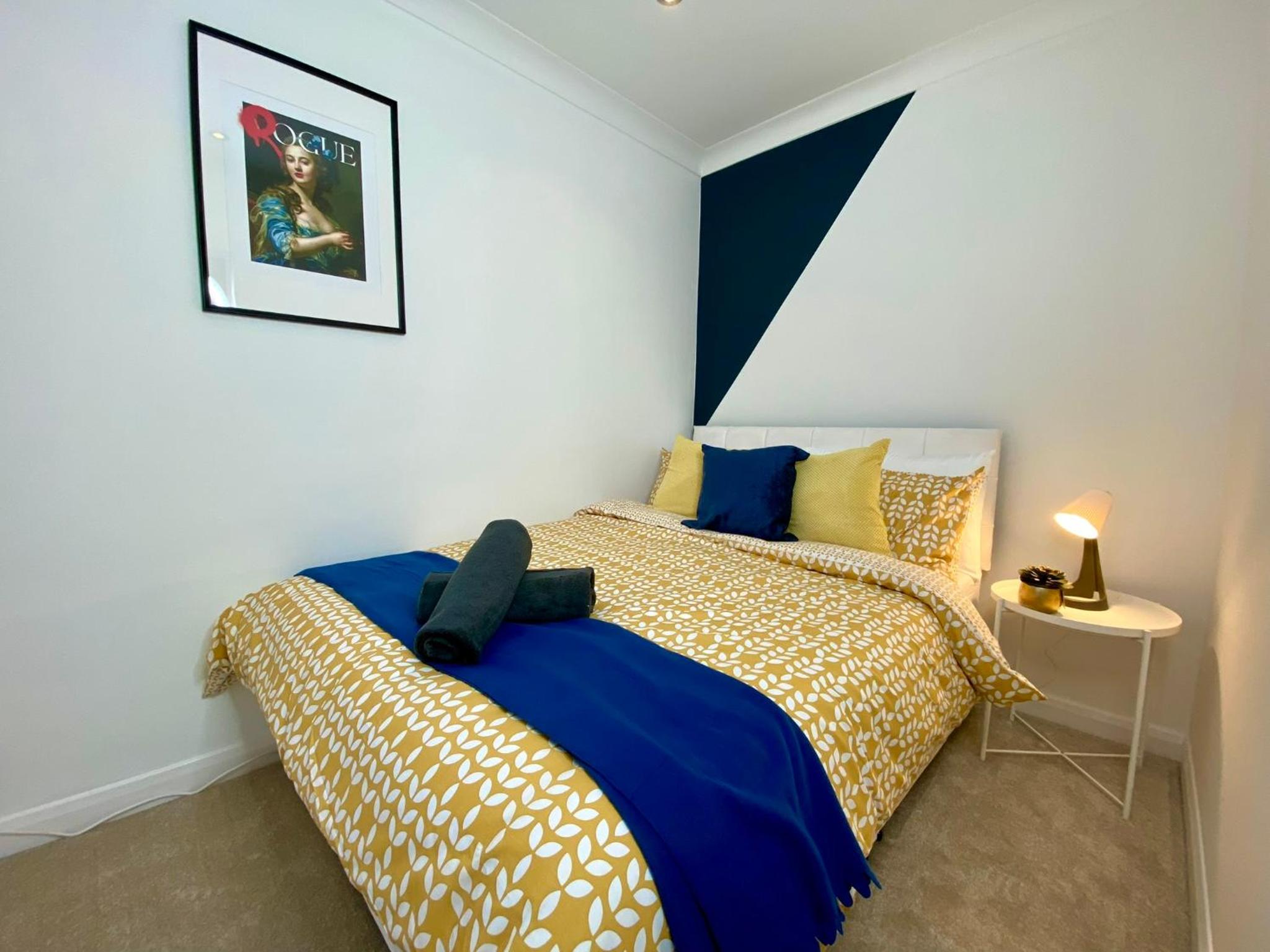 Three-Bedroom House photo 3