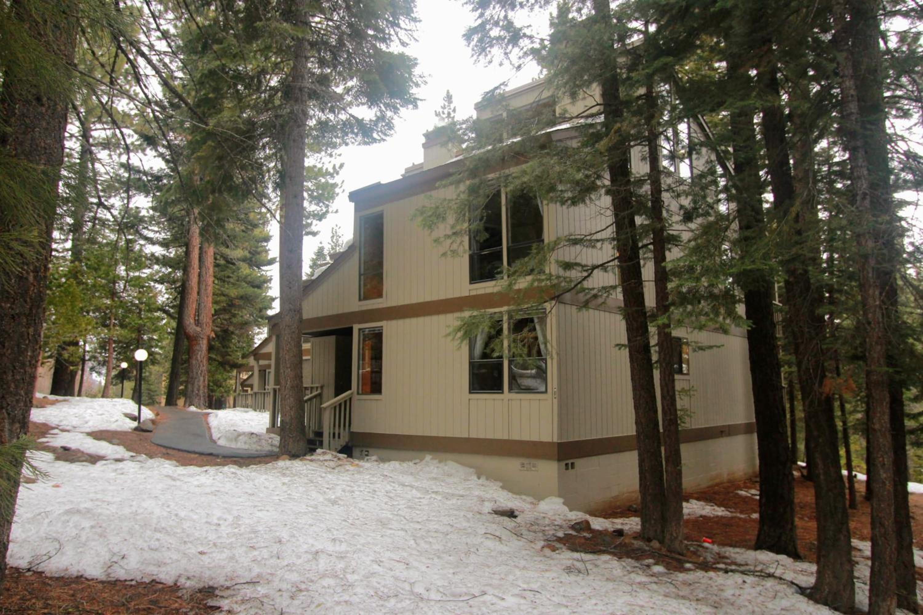 Four-Bedroom House photo 2