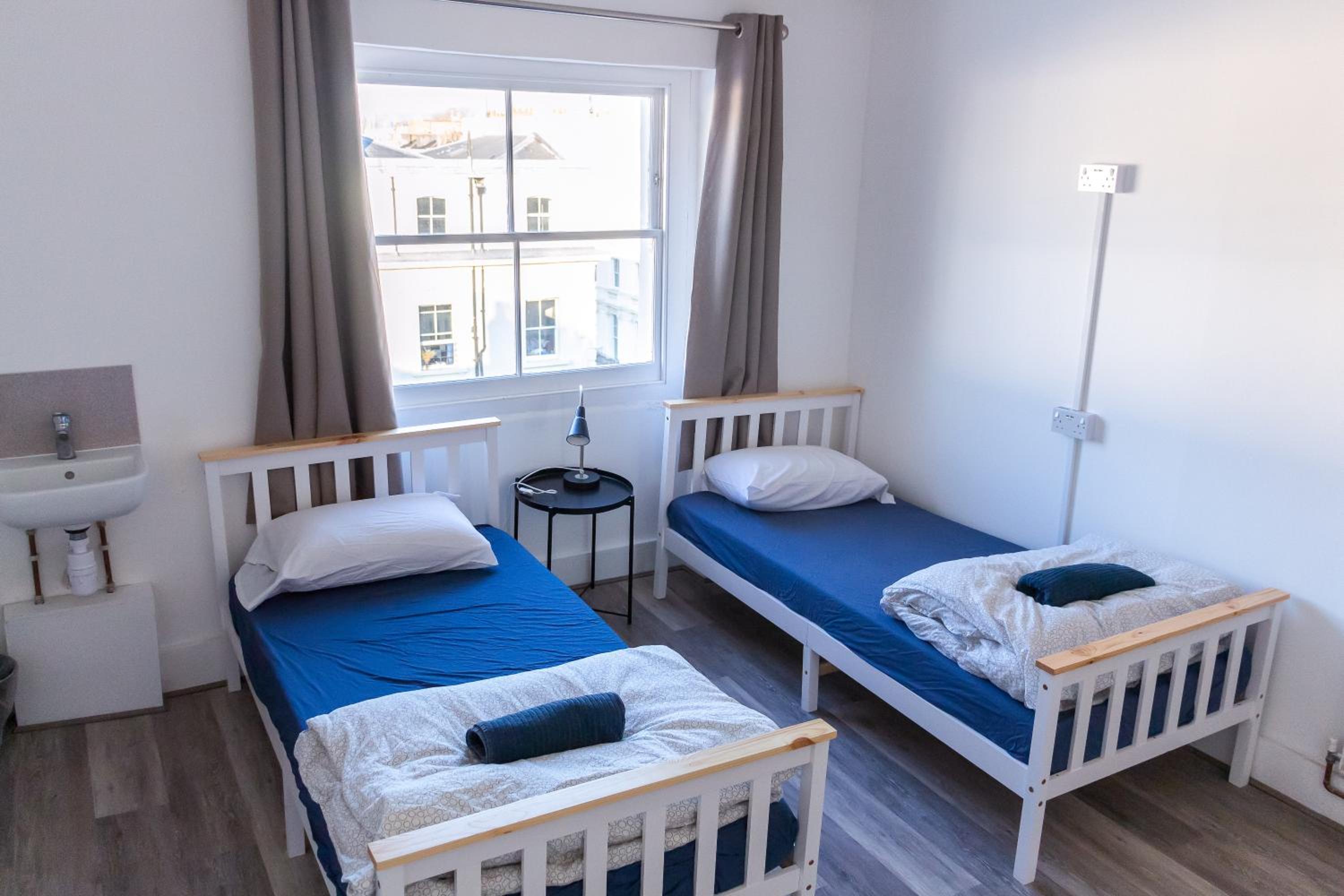 Standard Twin Room with Shared Bathroom photo 1