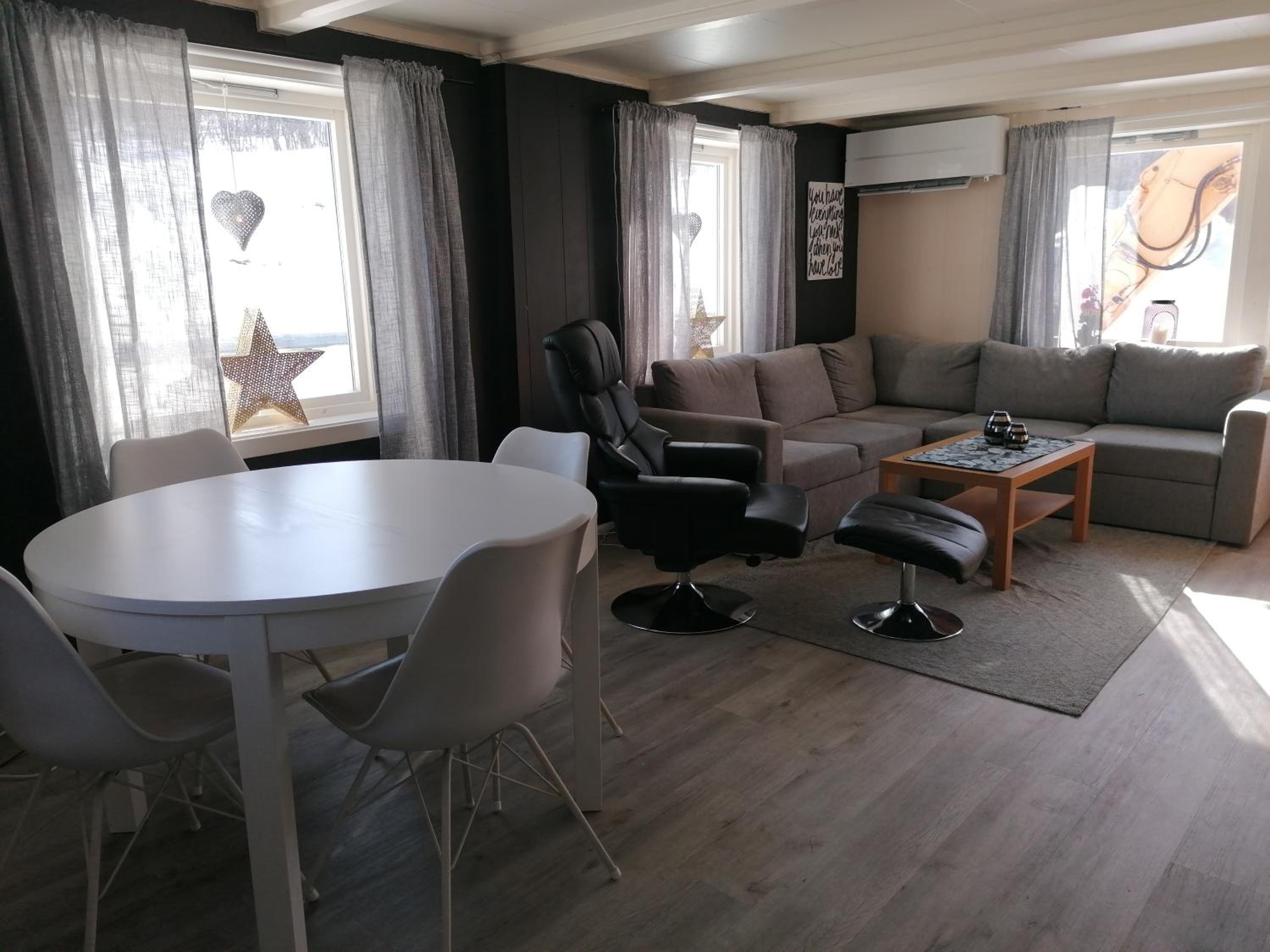 Three-Bedroom House - Photo 1