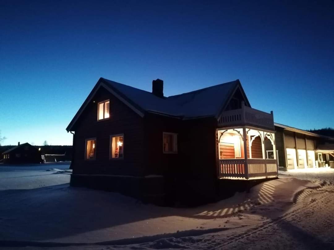 Three-Bedroom House - Photo 4