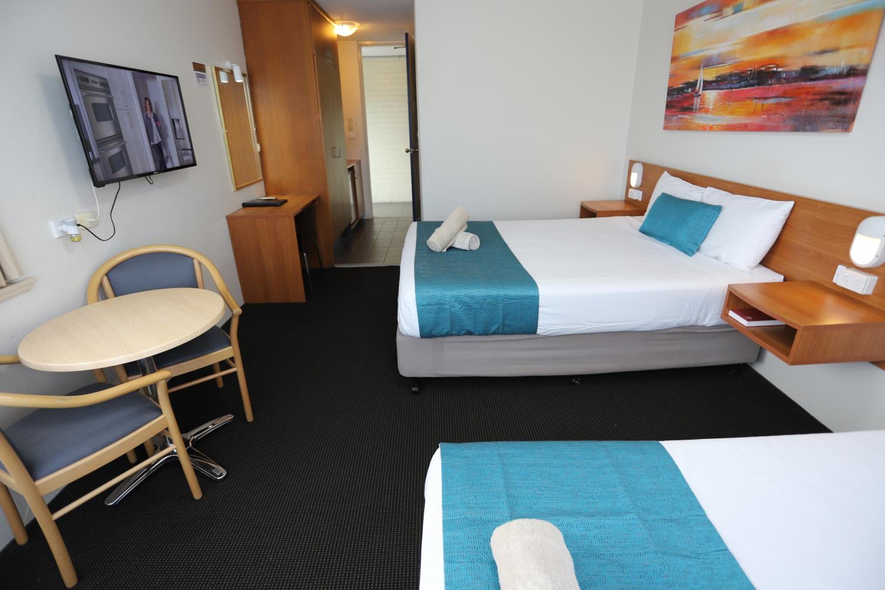 Large Twin Room photo 1