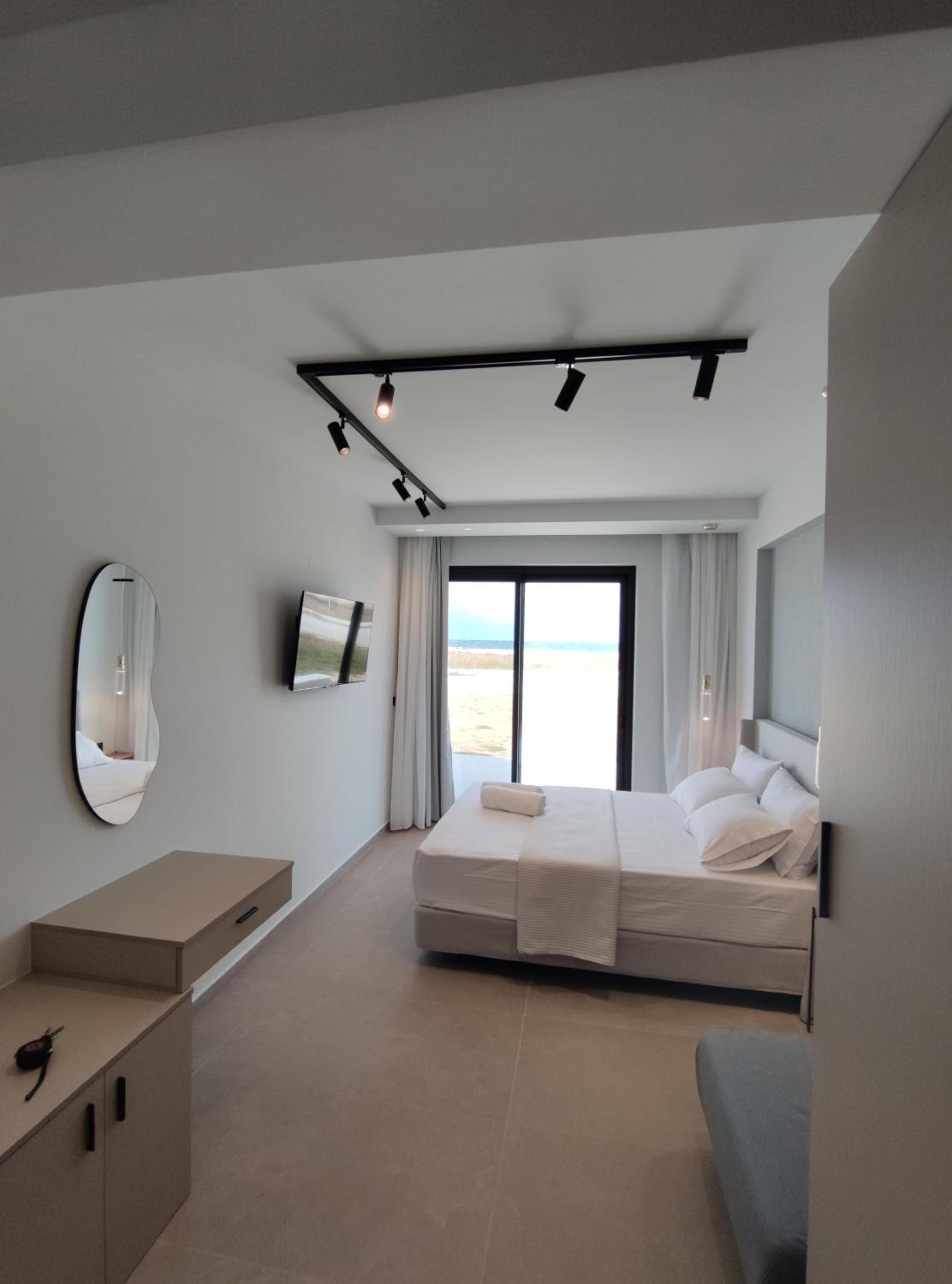 Deluxe Triple Room with Sea View photo 1