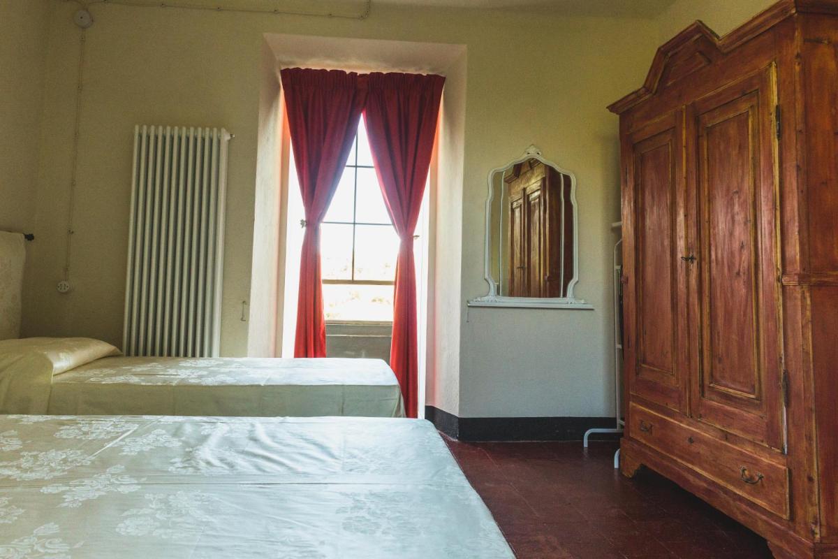 Triple Room with Private Bathroom photo 2