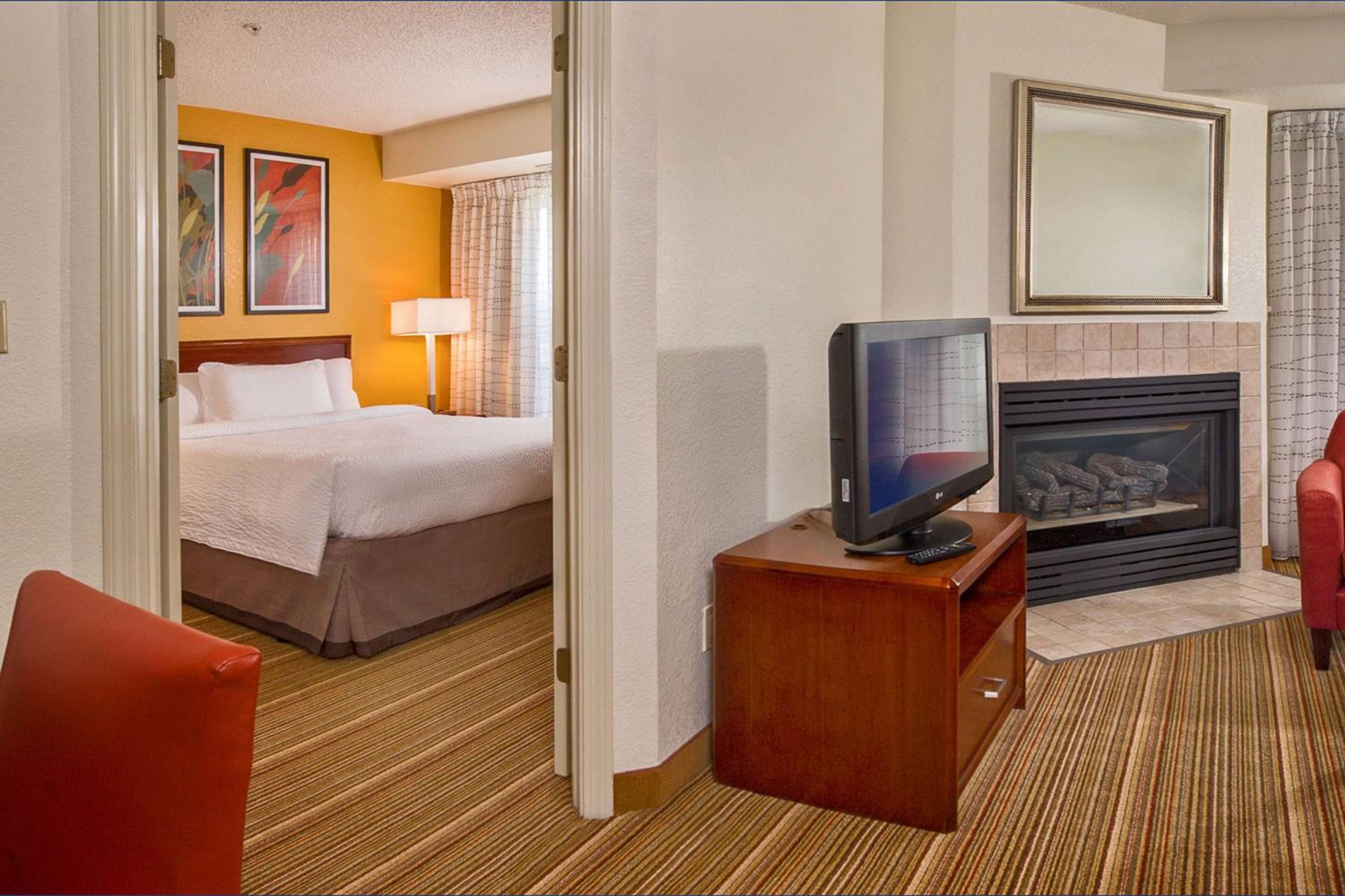 Two Bedroom Suite with Two Queen Beds - Photo 1