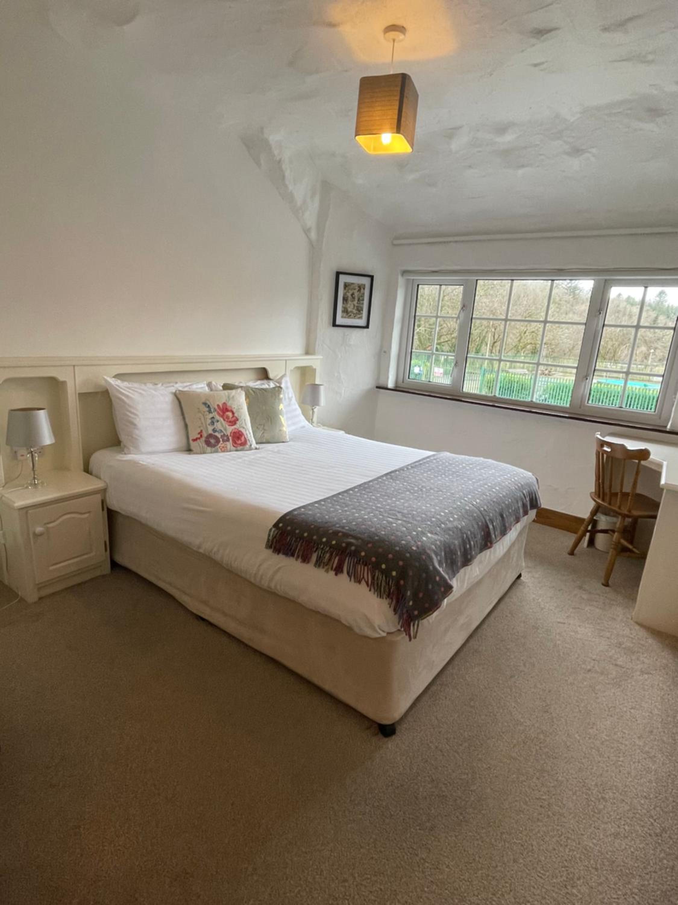 Double Room - Photo 11