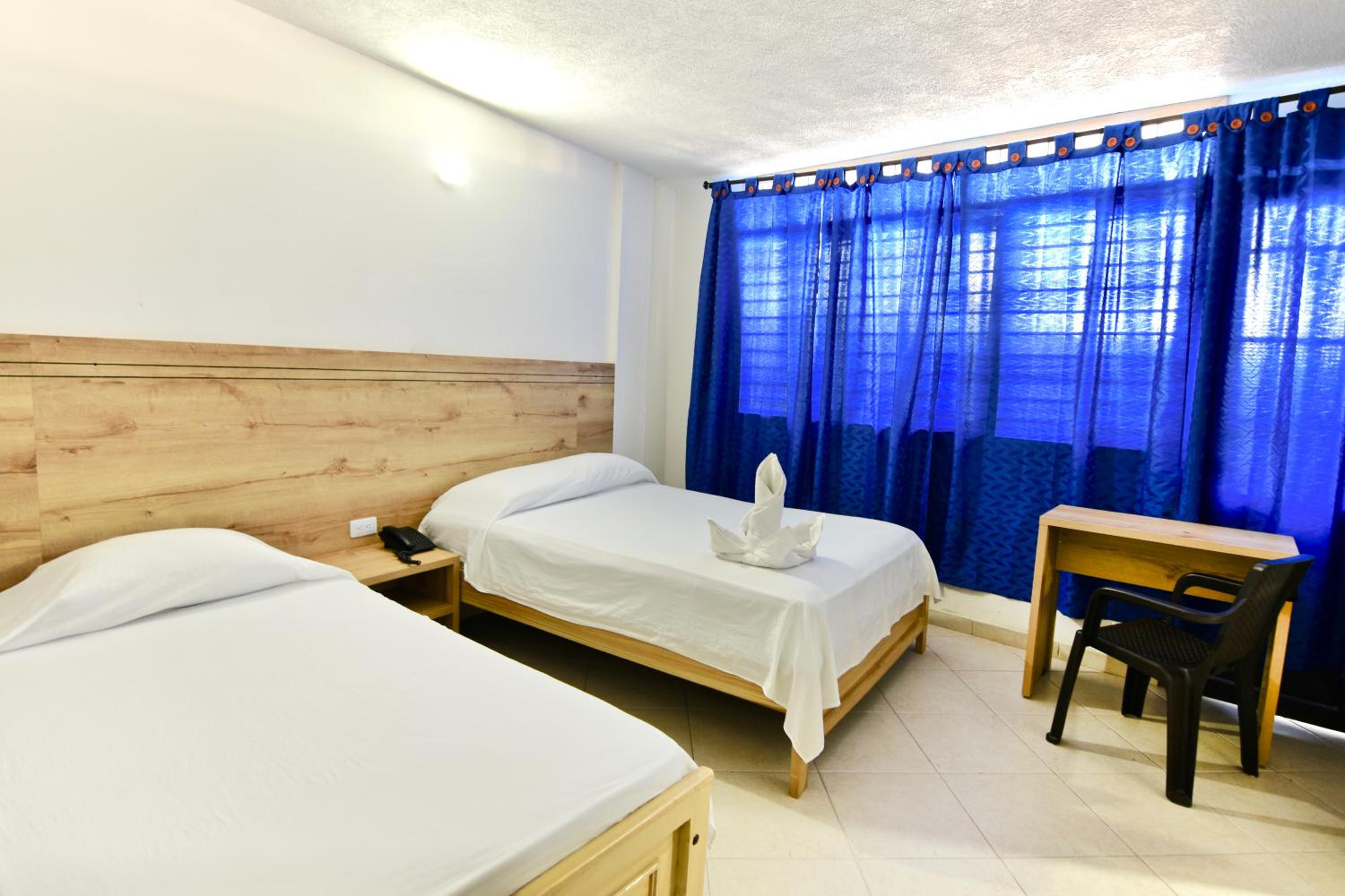 Economy Twin Room photo 2