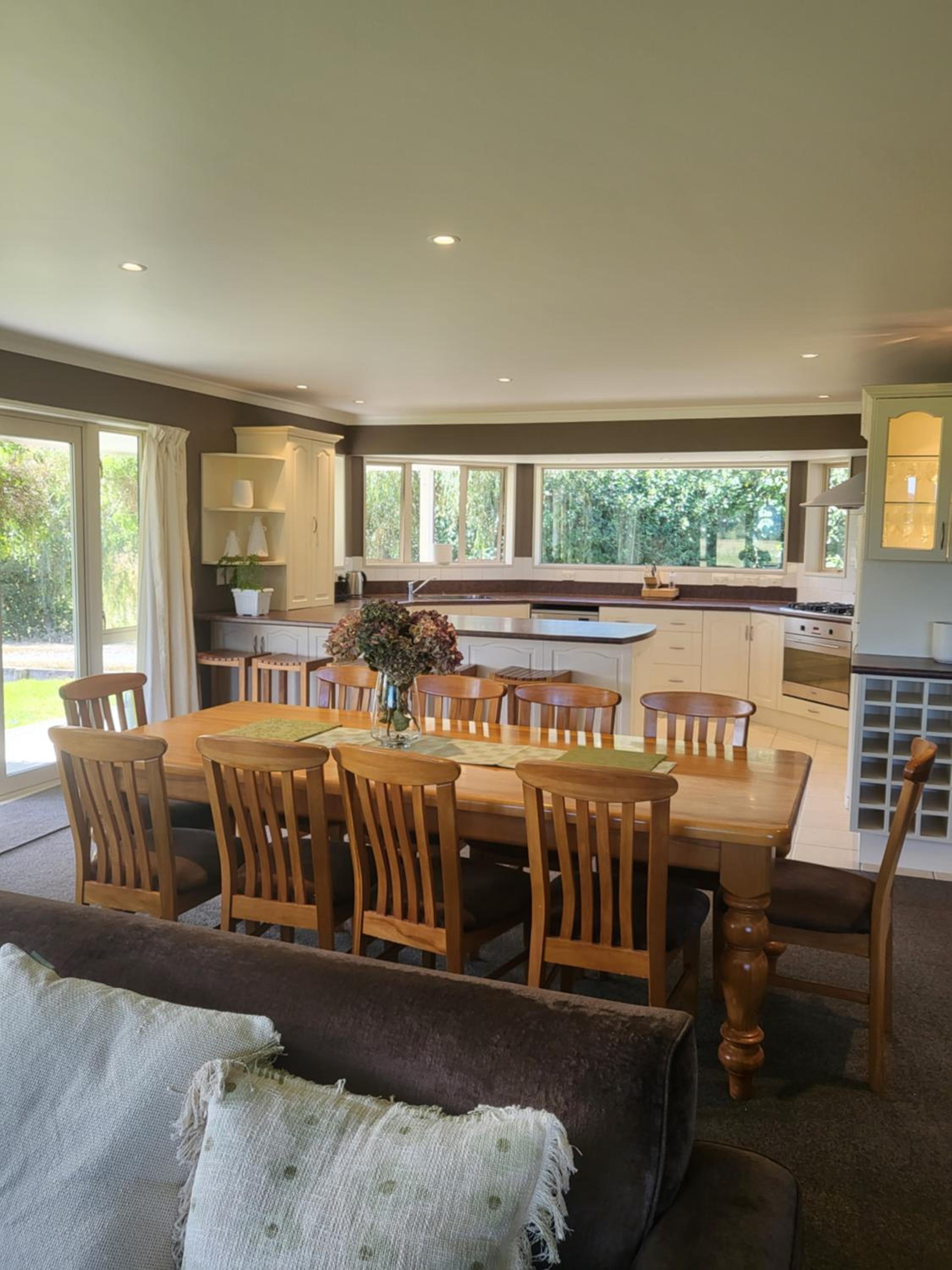 Six-Bedroom House - Photo 10