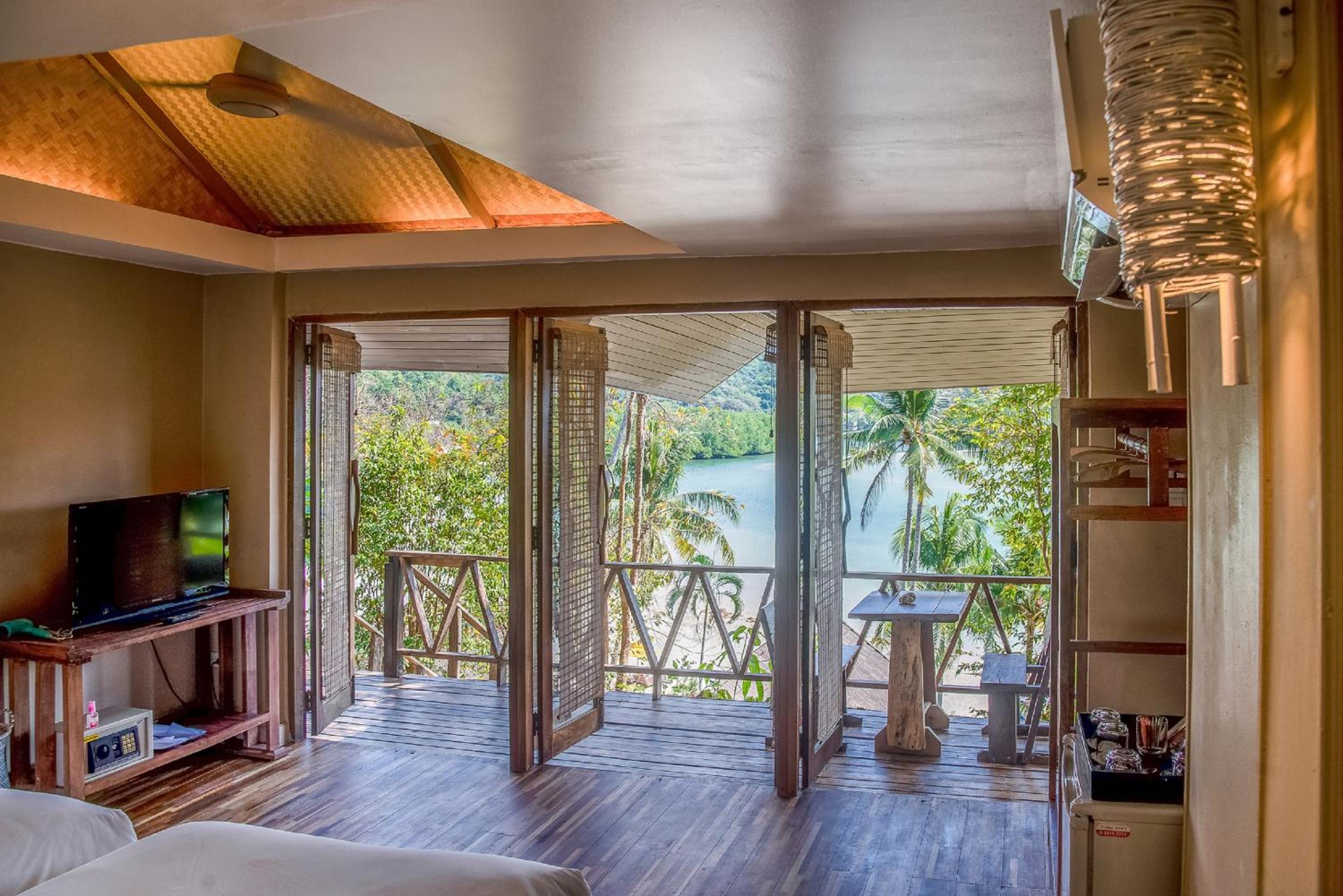 Superior Seaview Villa - Photo 5