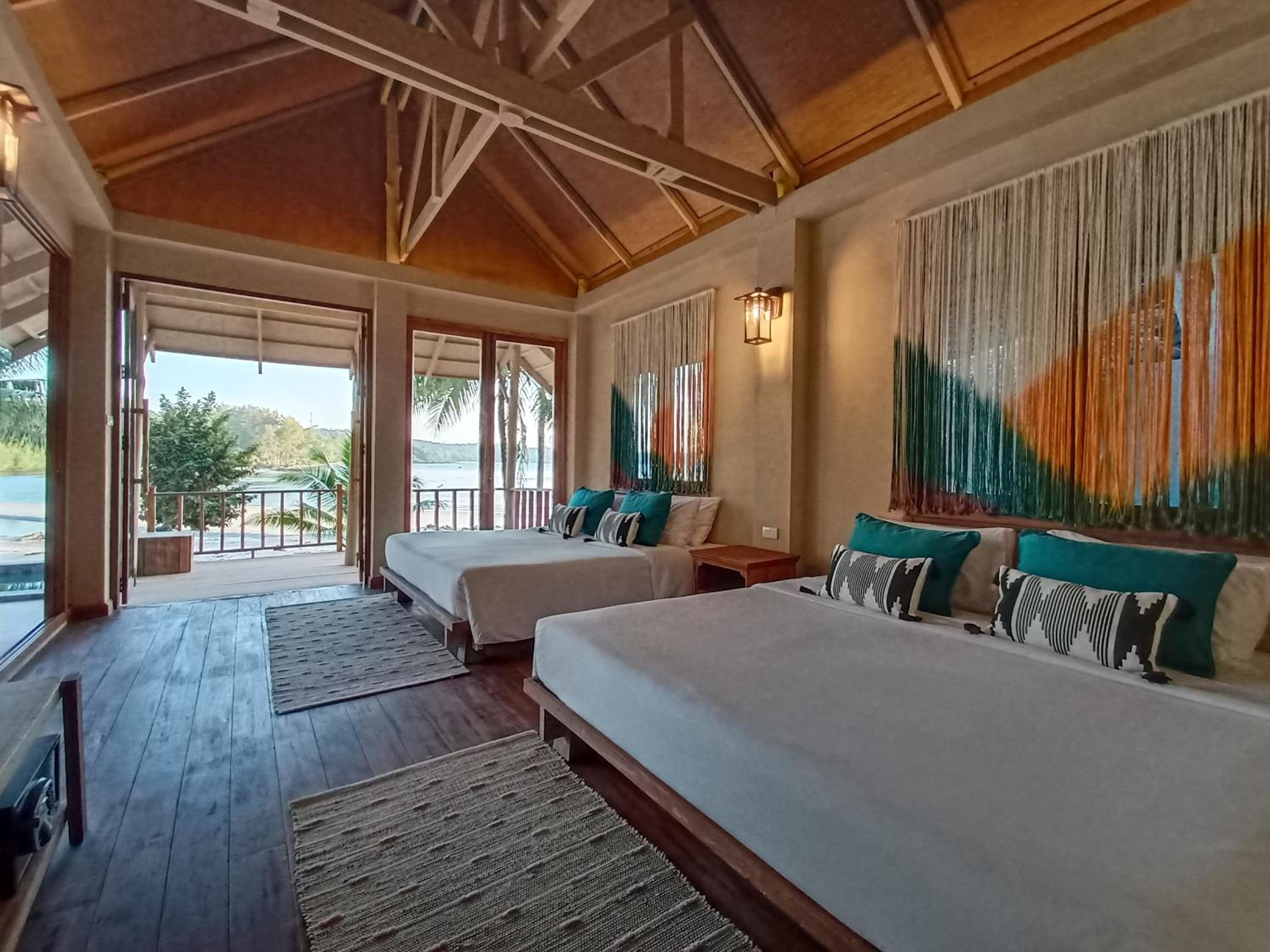 Beachfront Pool Villa - Photo 9