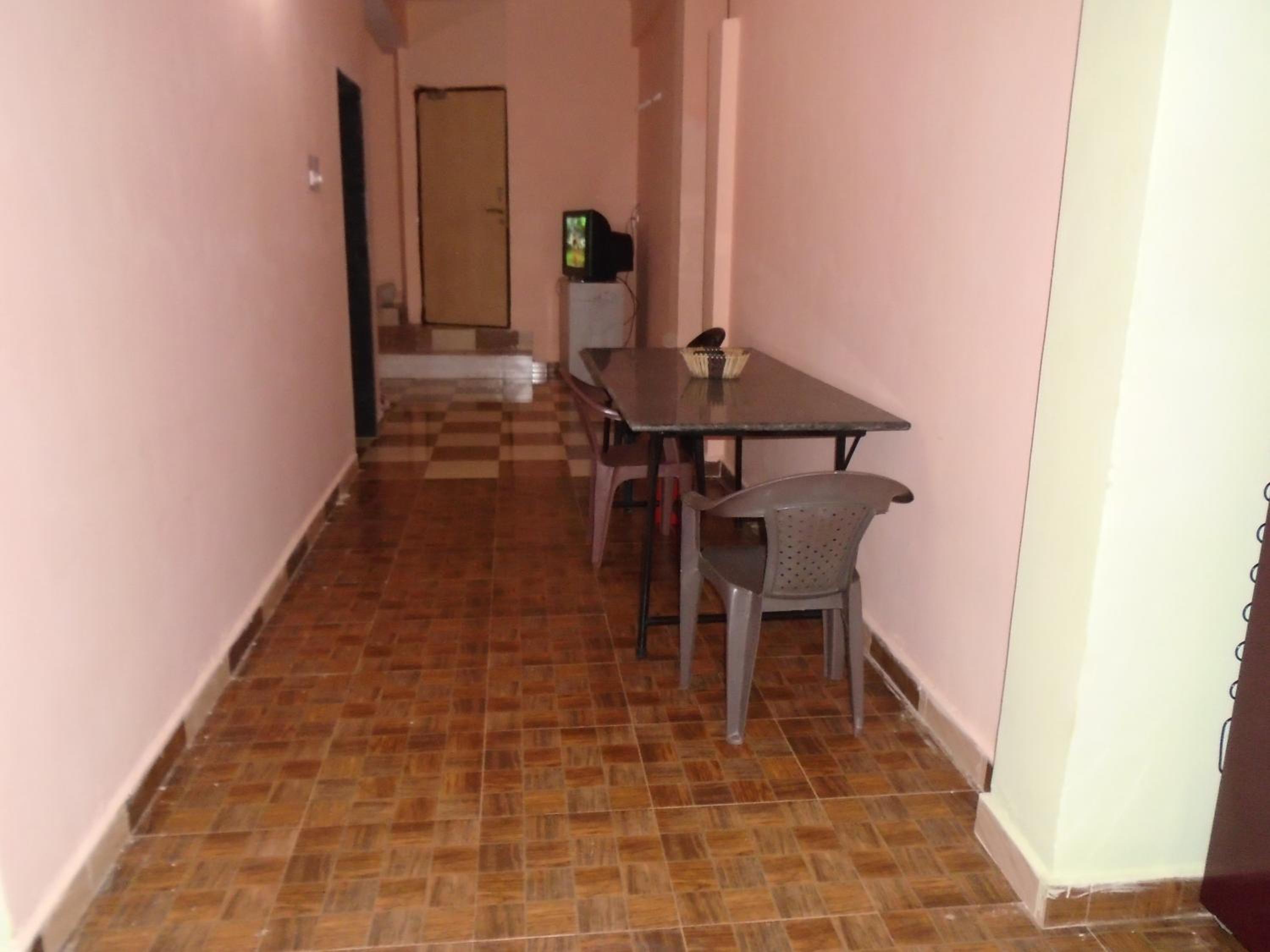 Three-Bedroom Apartment - Photo 6
