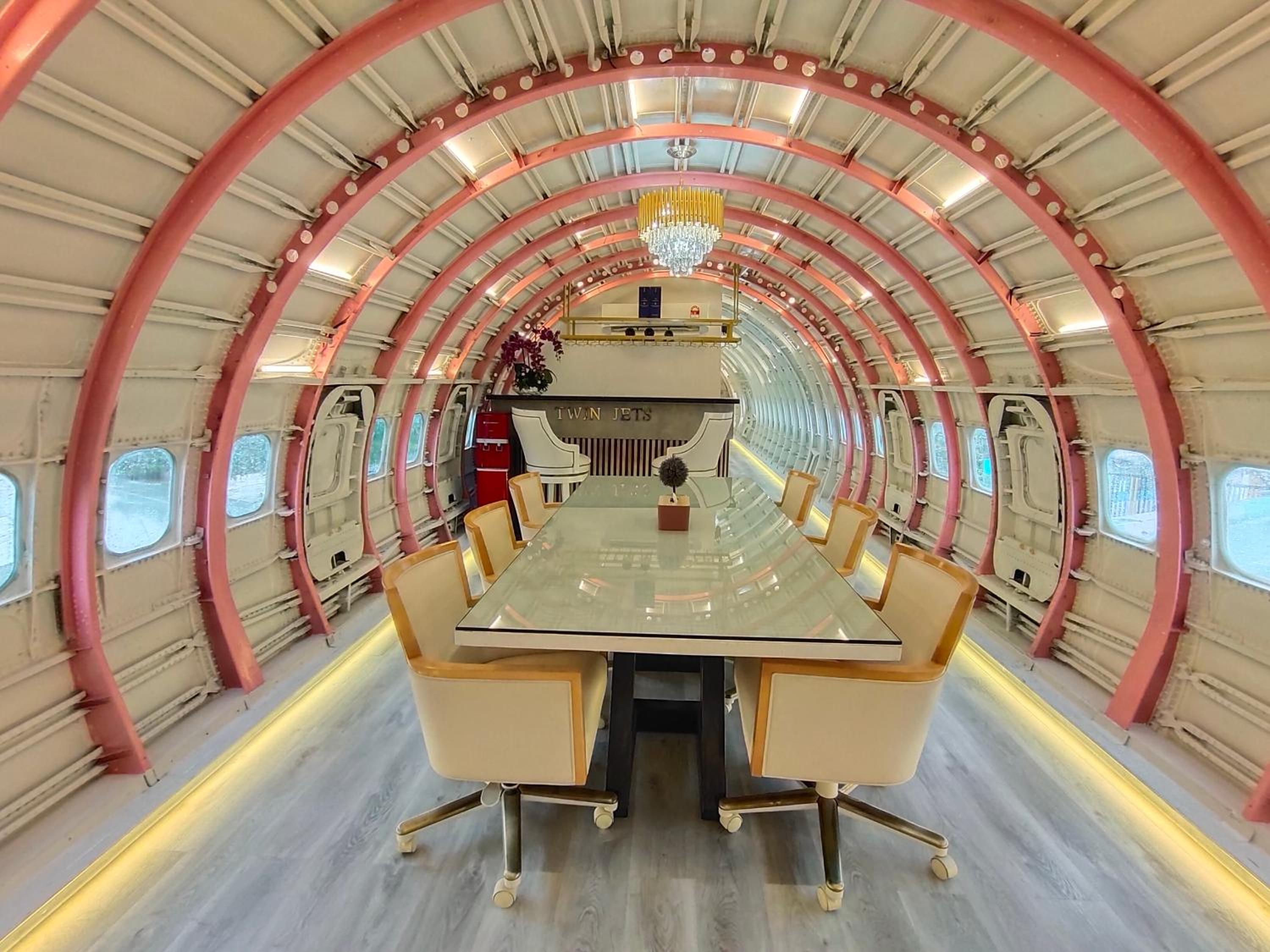 Gold Class Jet - Photo 9