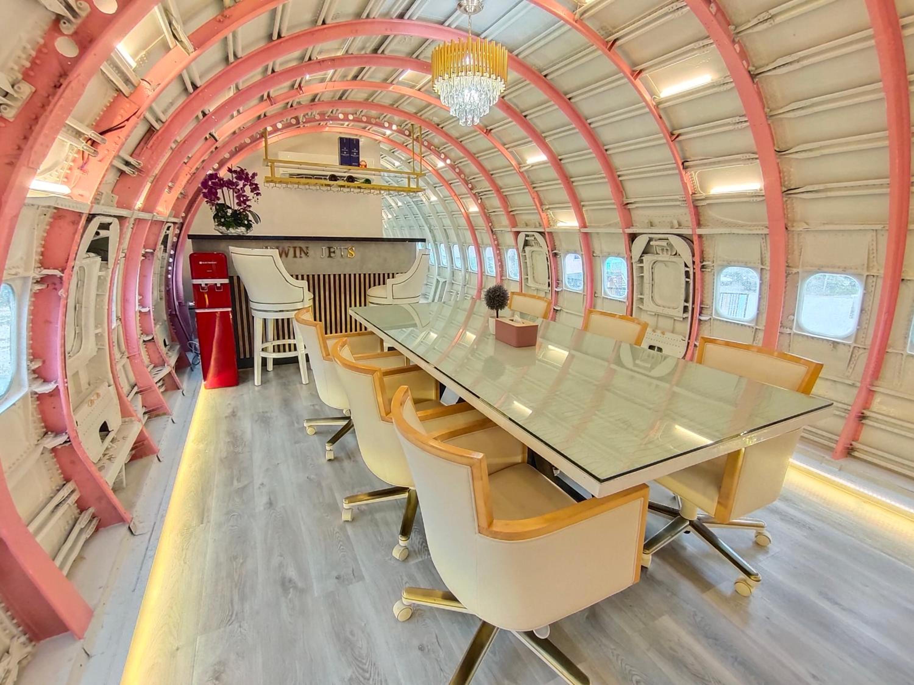 Gold Class Jet - Photo 11