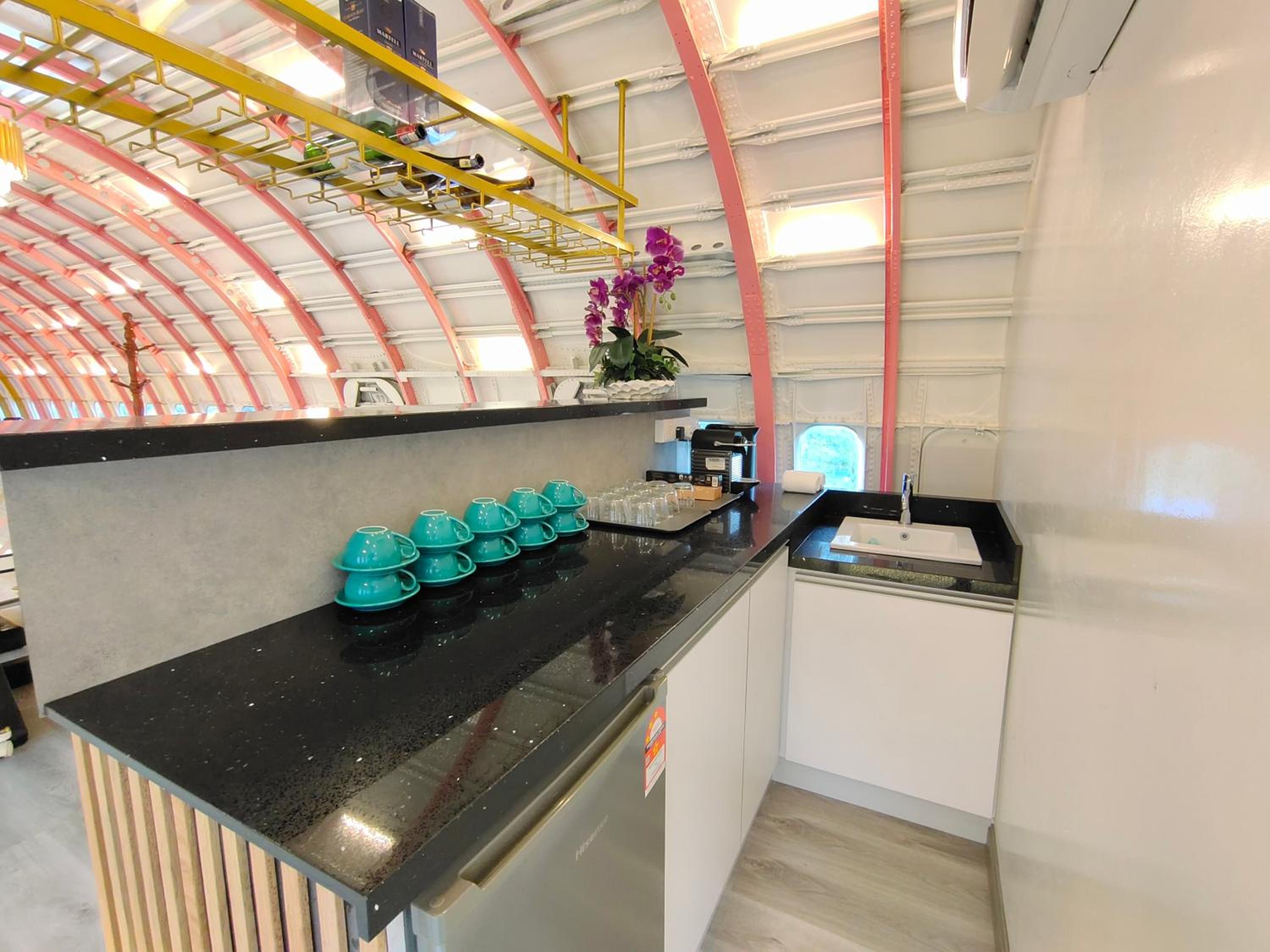 Gold Class Jet - Photo 15