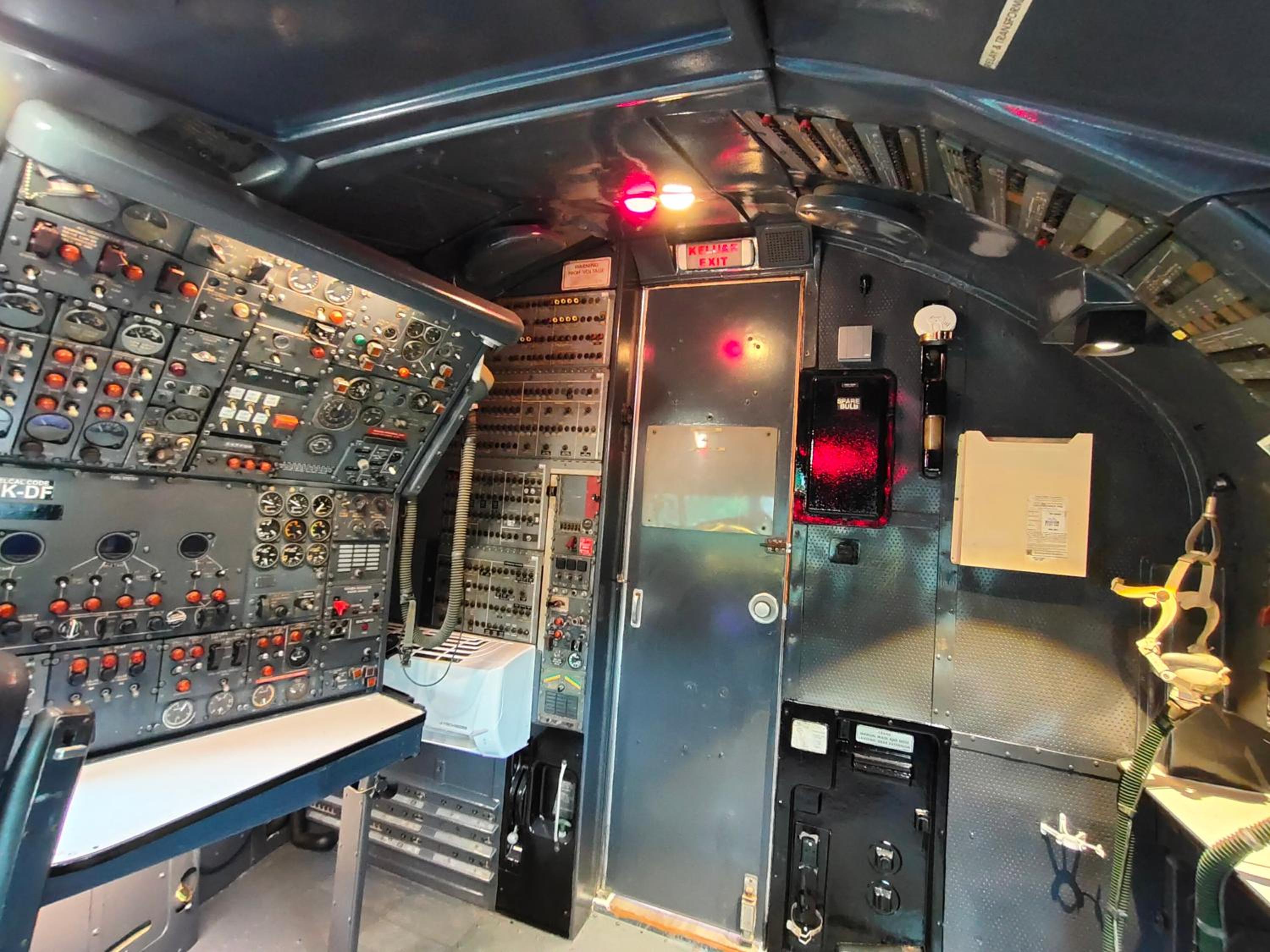 Gold Class Jet - Photo 34