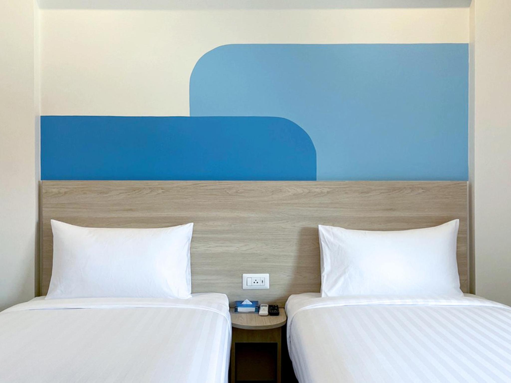 Standard Twin Room photo 2