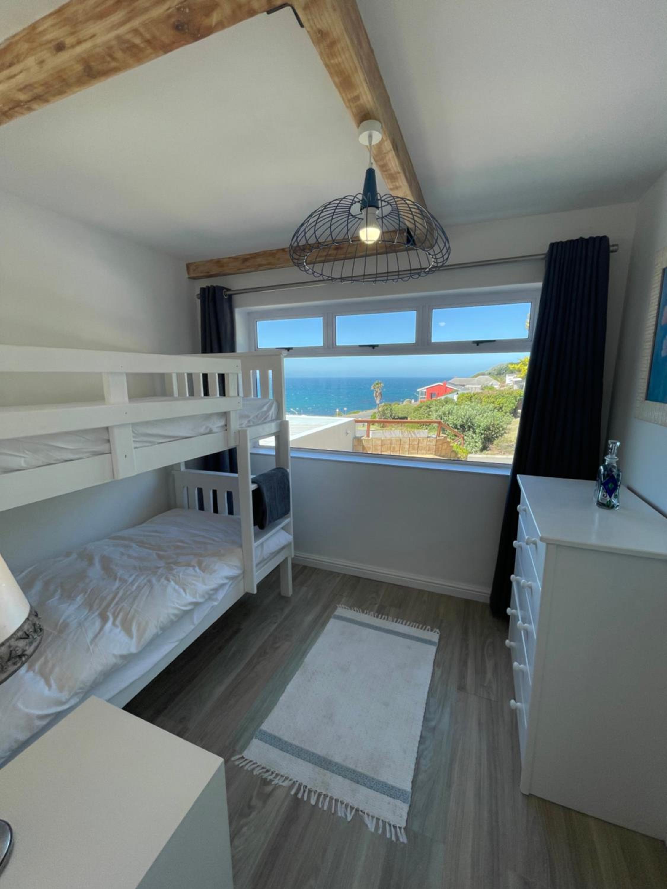 Two-Bedroom Apartment - Photo 9